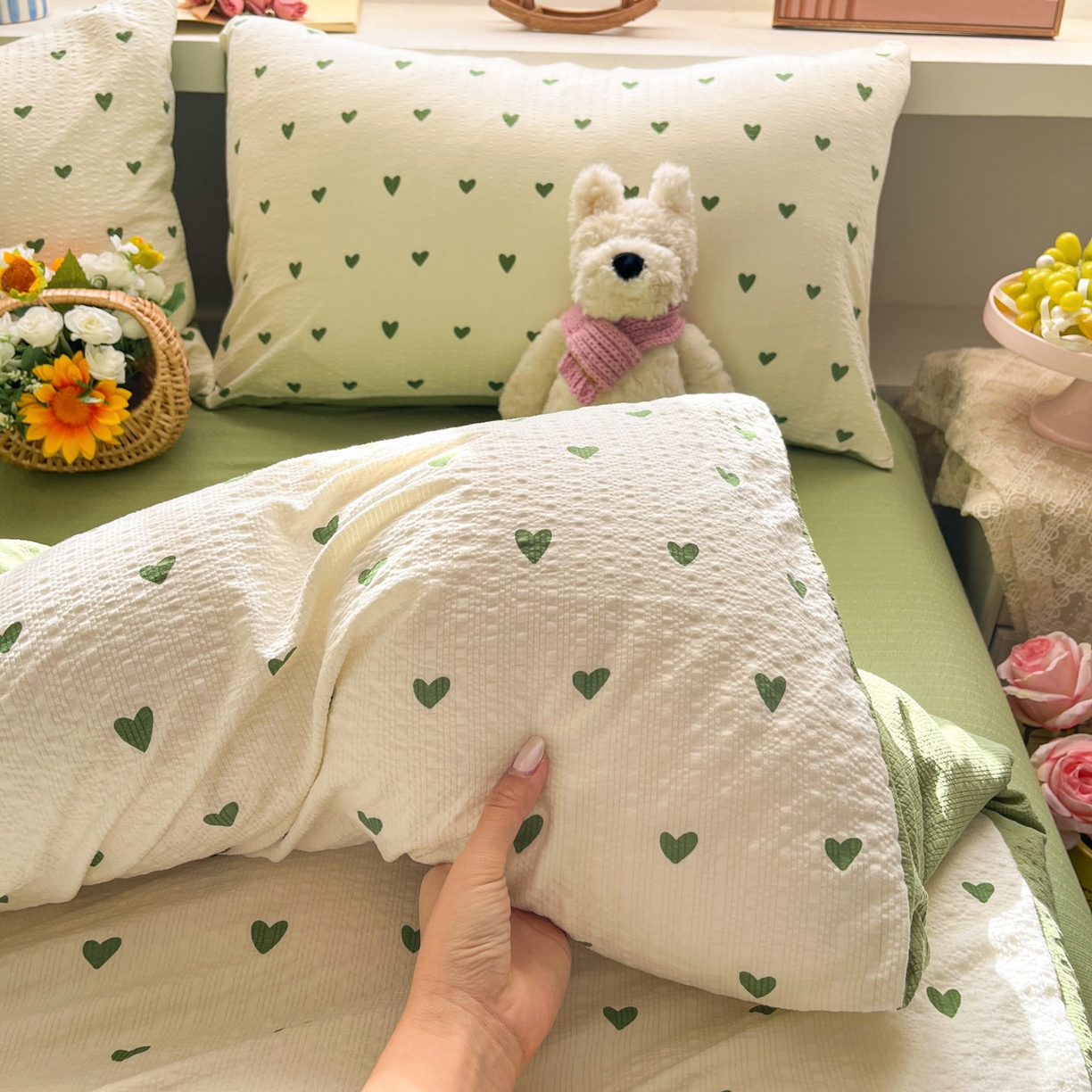 91家纺网 家纺一手货源 找家纺 彩韵家纺 2026新款软糯泡芙纱印花四件套 绿色爱心