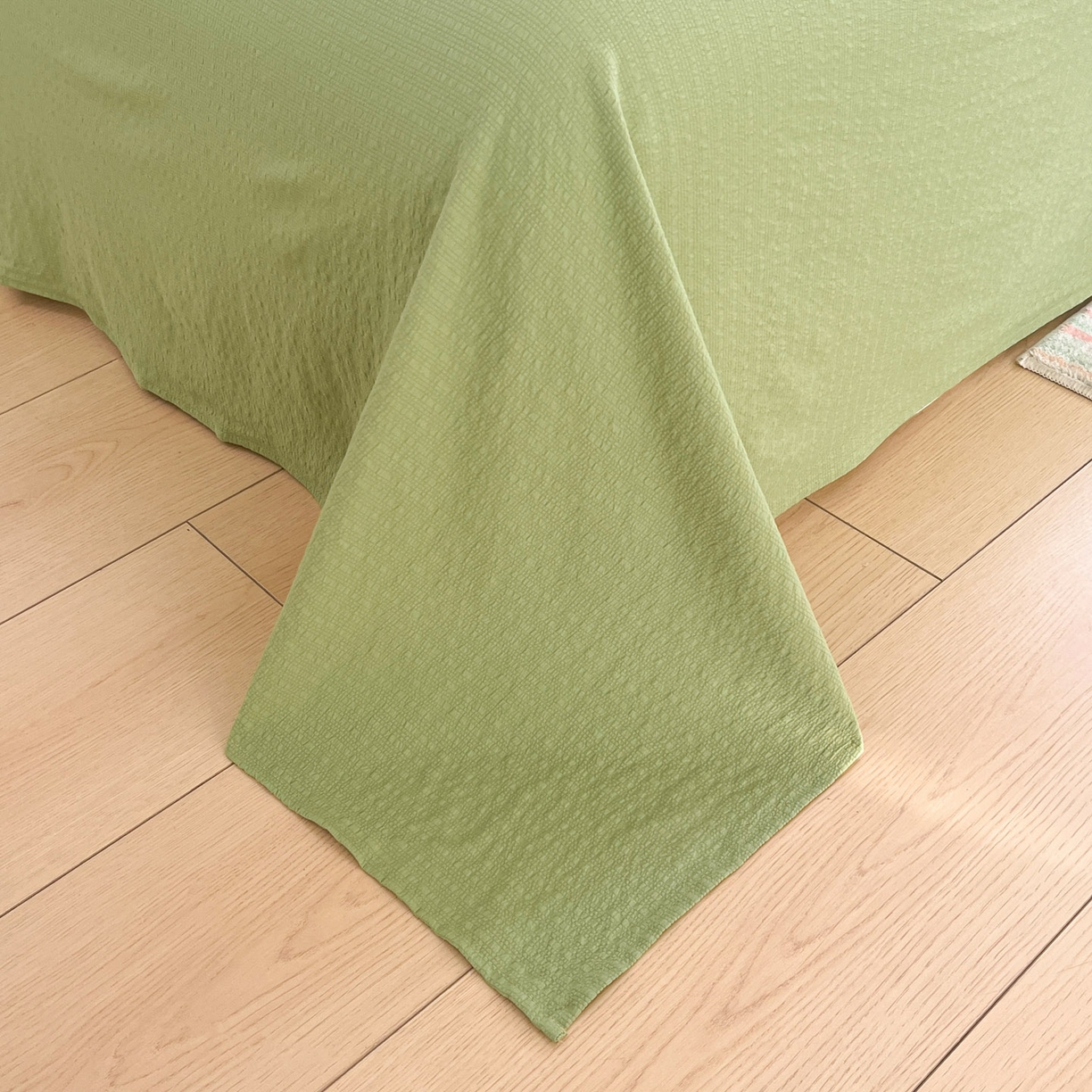 91家纺网 家纺一手货源 找家纺 彩韵家纺 2026新款软糯泡芙纱印花四件套 绿色爱心