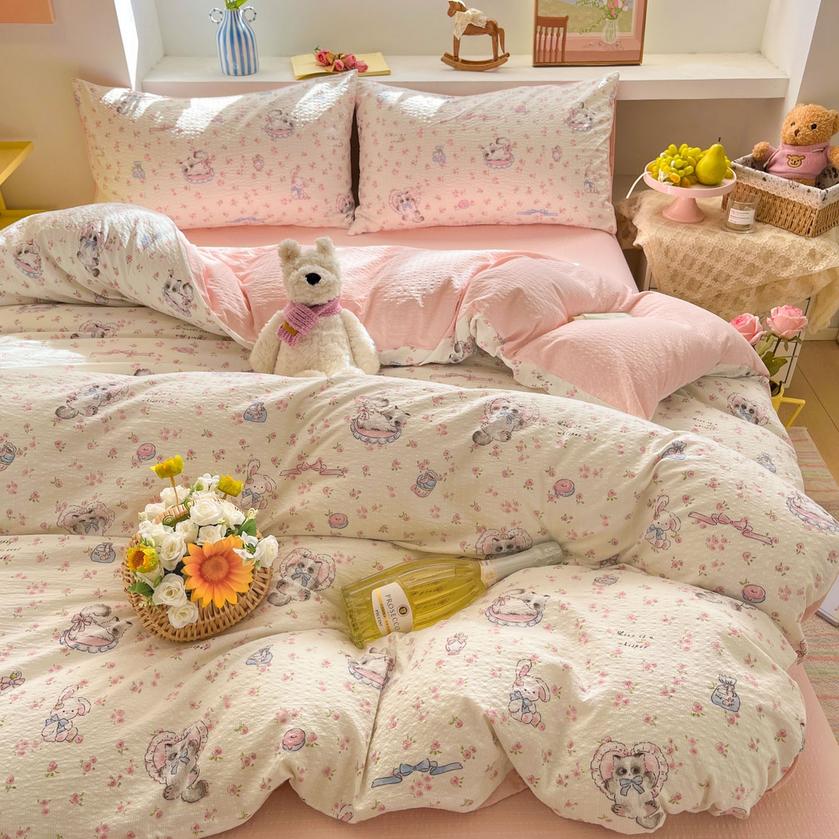 91家纺网 家纺一手货源 找家纺 彩韵家纺 2026新款软糯泡芙纱印花四件套 萌宠派对