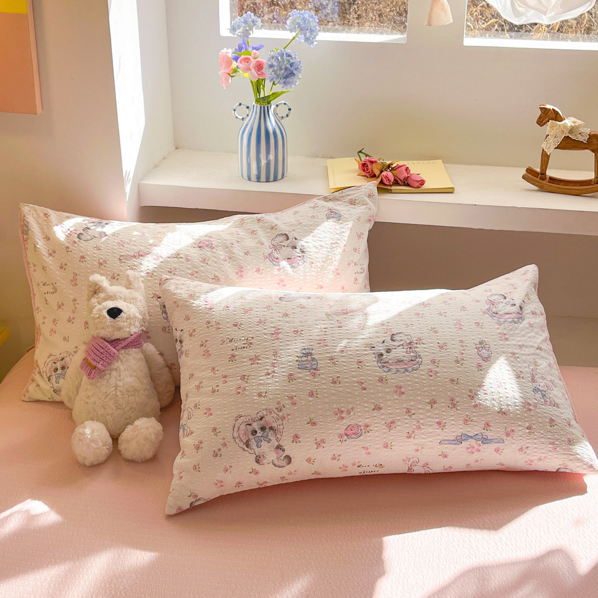 91家纺网 家纺一手货源 找家纺 彩韵家纺 2026新款软糯泡芙纱印花四件套 萌宠派对