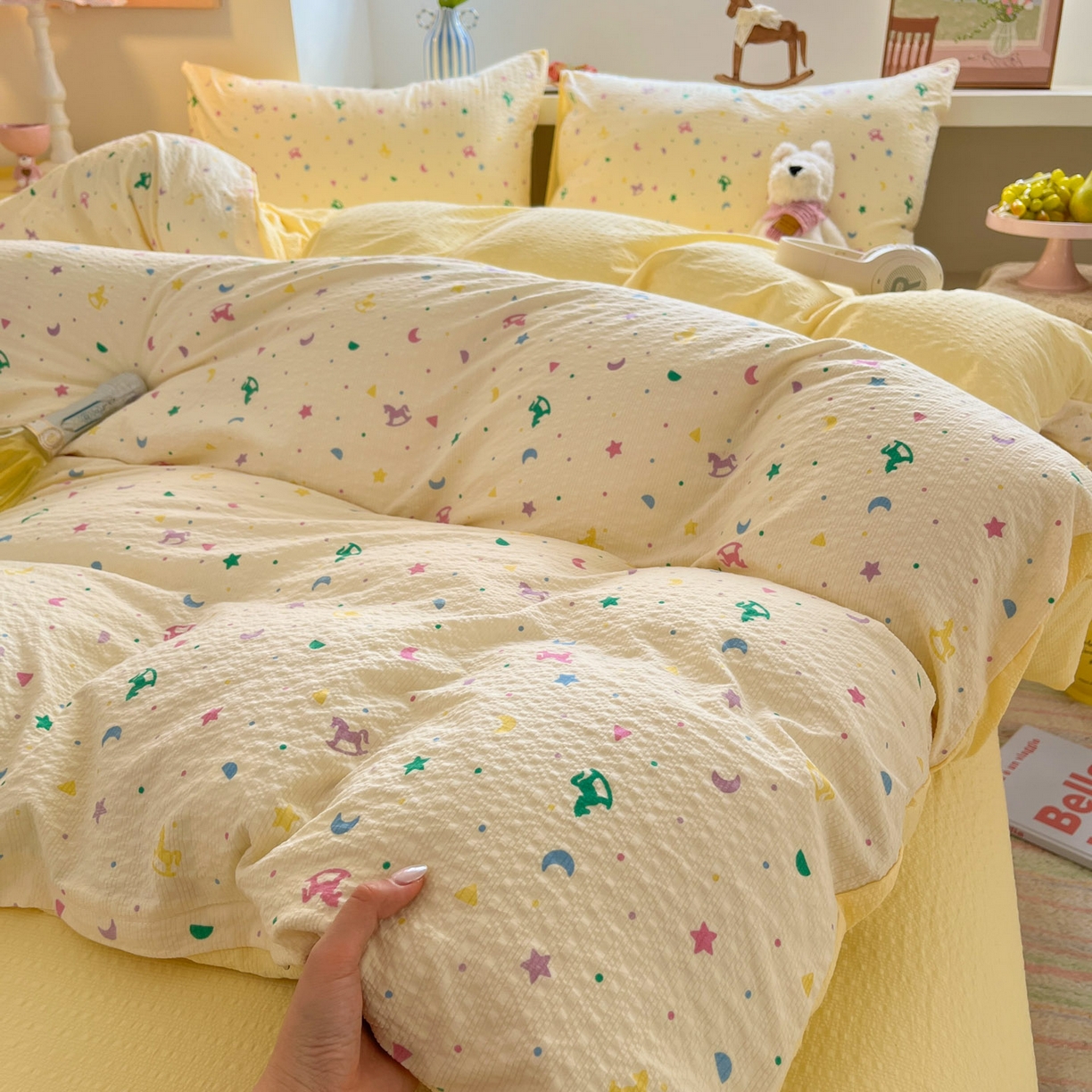 91家纺网 家纺一手货源 找家纺 彩韵家纺 2026新款软糯泡芙纱印花四件套 梦幻世界