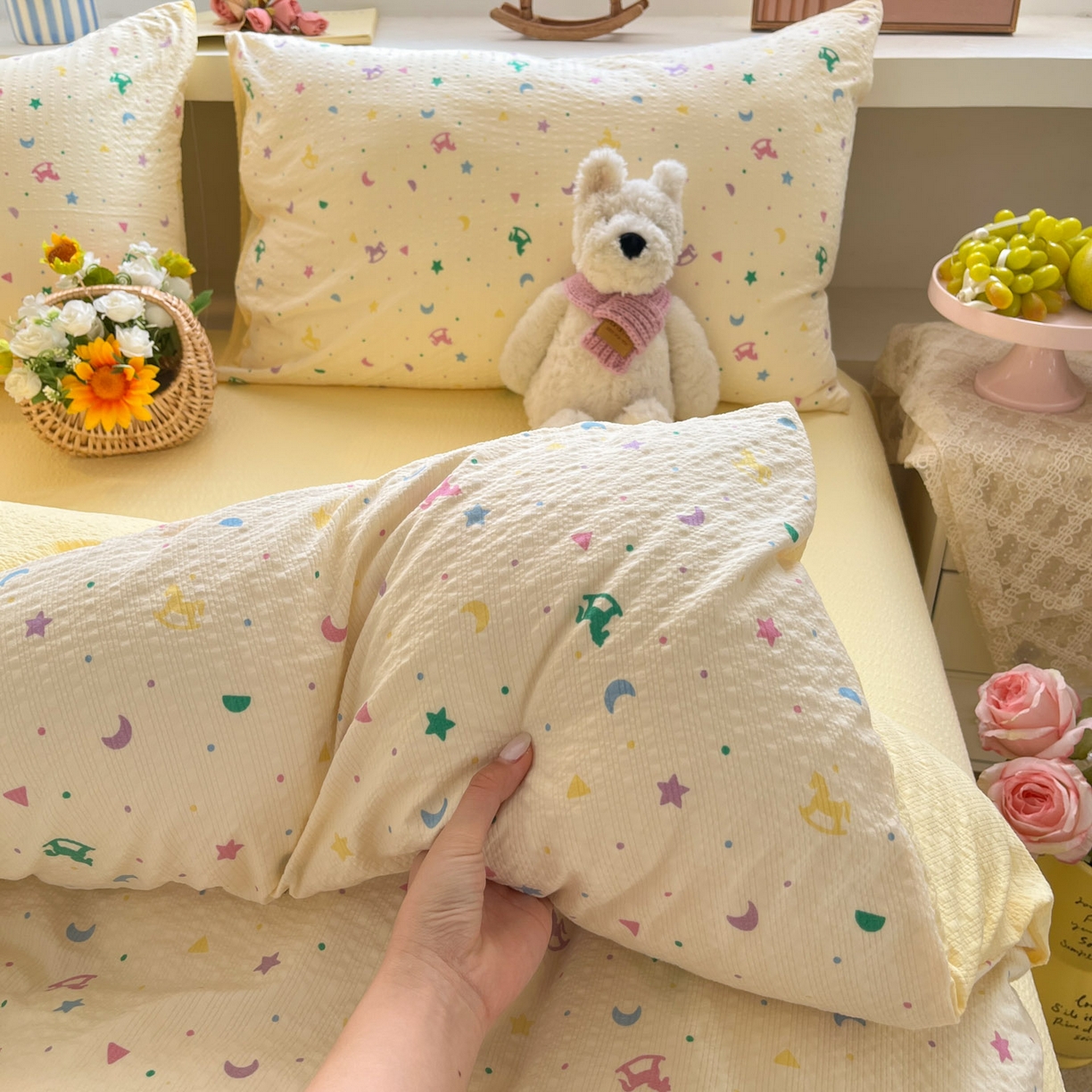 91家纺网 家纺一手货源 找家纺 彩韵家纺 2026新款软糯泡芙纱印花四件套 梦幻世界