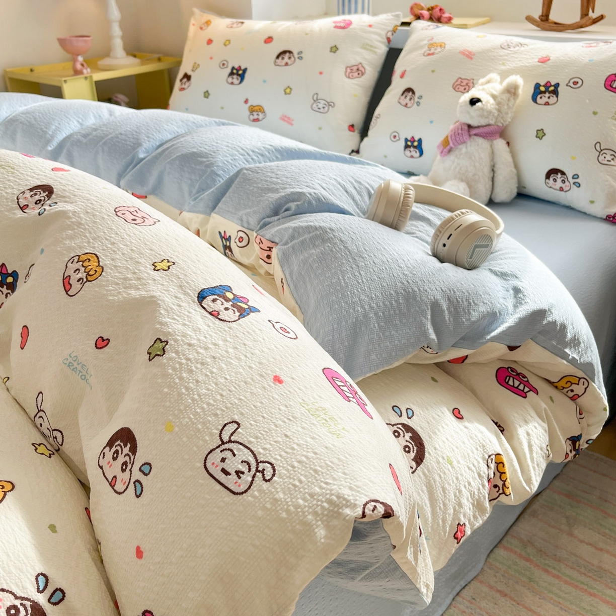 91家纺网 家纺一手货源 找家纺 彩韵家纺 2026新款软糯泡芙纱印花四件套 小新世界