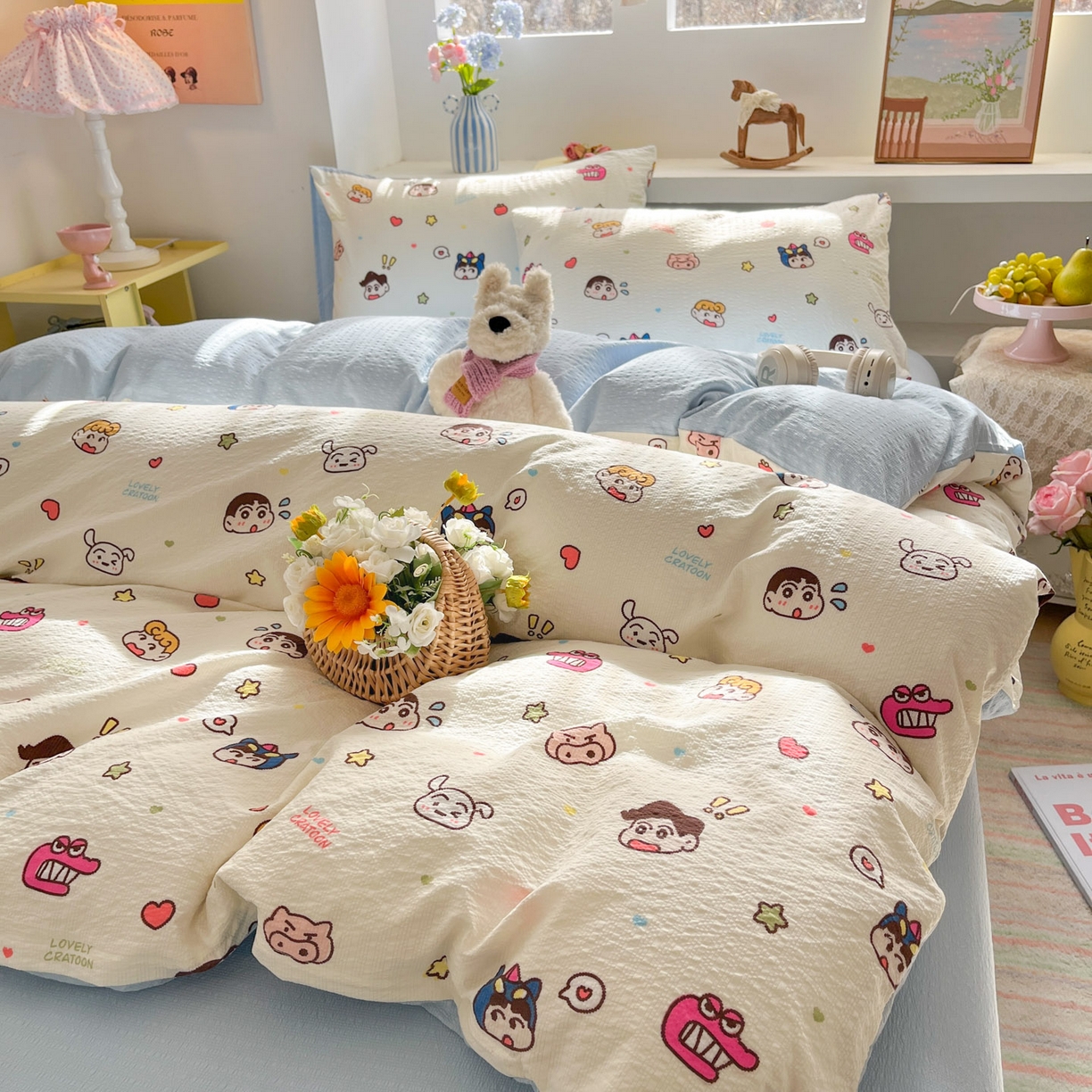 91家纺网 家纺一手货源 找家纺 彩韵家纺 2026新款软糯泡芙纱印花四件套 小新世界