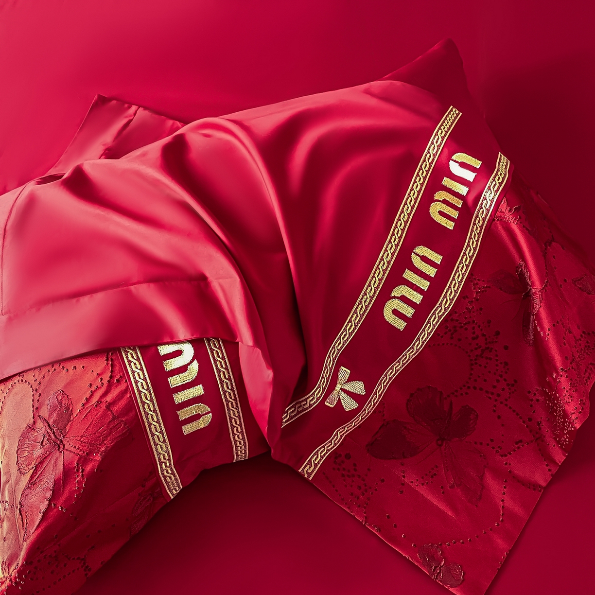 91家纺网 家纺一手货源 找家纺 置顶家纺 2026新款春夏乐芙亲肤提花刺绣系列四件套 乐芙-大红