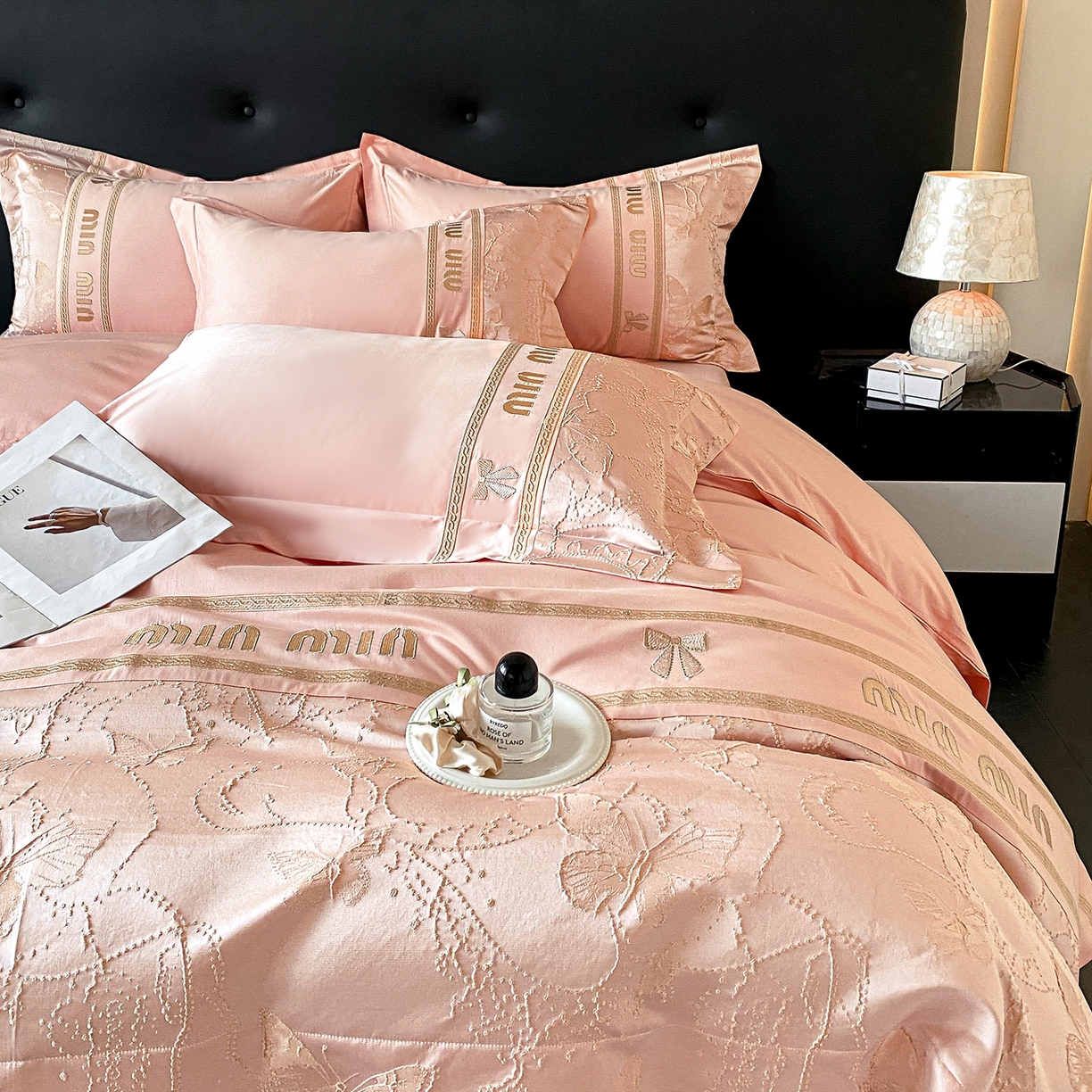 91家纺网 家纺一手货源 找家纺 置顶家纺 2026新款春夏乐芙亲肤提花刺绣系列四件套 乐芙-粉