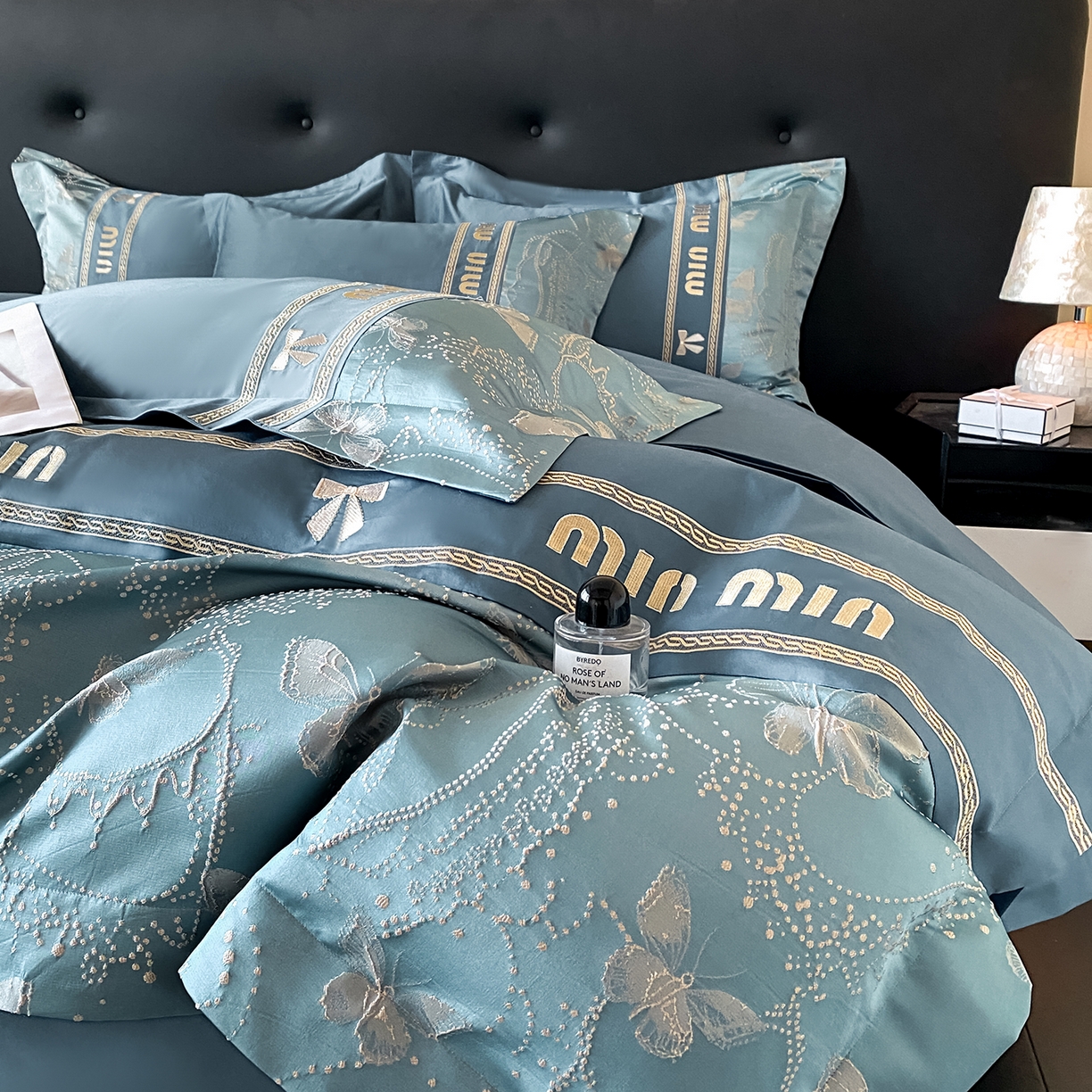 91家纺网 家纺一手货源 找家纺 置顶家纺 2026新款春夏乐芙亲肤提花刺绣系列四件套 乐芙-宾利蓝