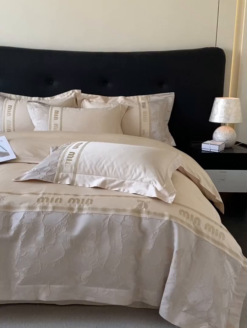 91家纺网 家纺一手货源 找家纺 置顶家纺 2026新款春夏乐芙亲肤提花刺绣系列四件套 乐芙-香槟