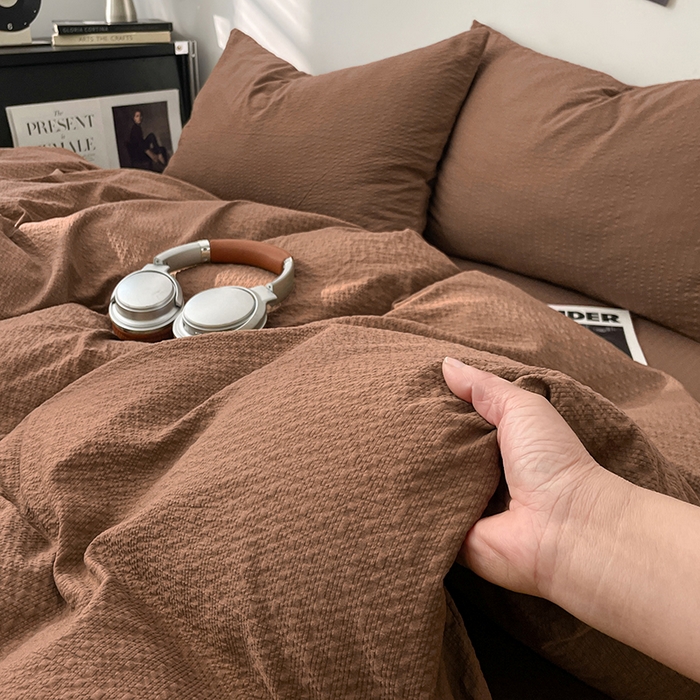 91家纺网 家纺一手货源 找家纺 卡迪熊家纺 2026新款软糯泡芙纱纯色四件套 泡芙-焦糖浓棕