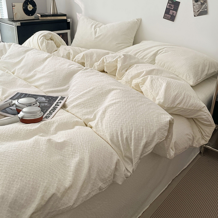 91家纺网 家纺一手货源 找家纺 卡迪熊家纺 2026新款软糯泡芙纱纯色四件套 泡芙-奶霜米白