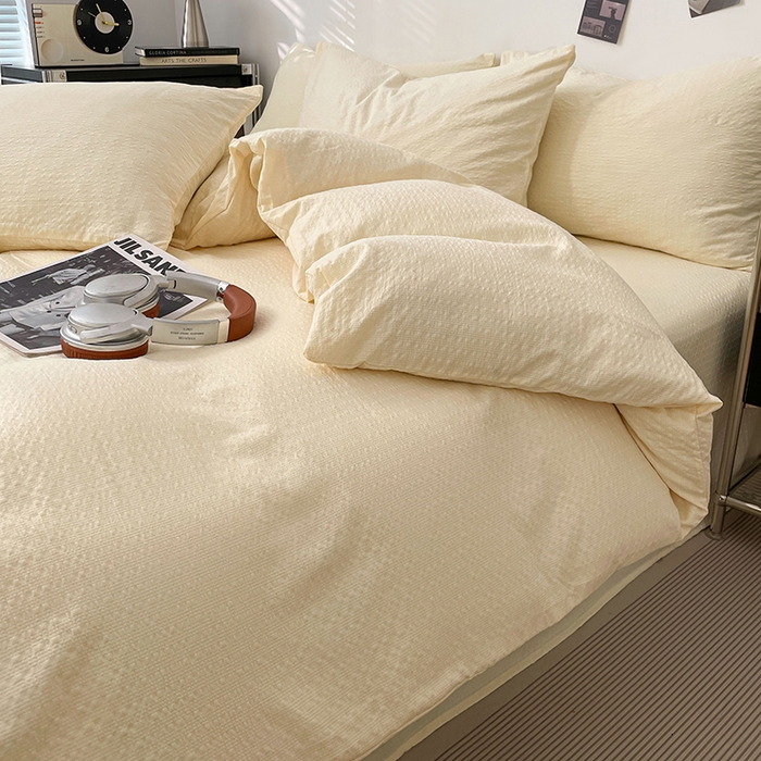 91家纺网 家纺一手货源 找家纺 卡迪熊家纺 2026新款软糯泡芙纱纯色四件套 泡芙-奶杏暖白