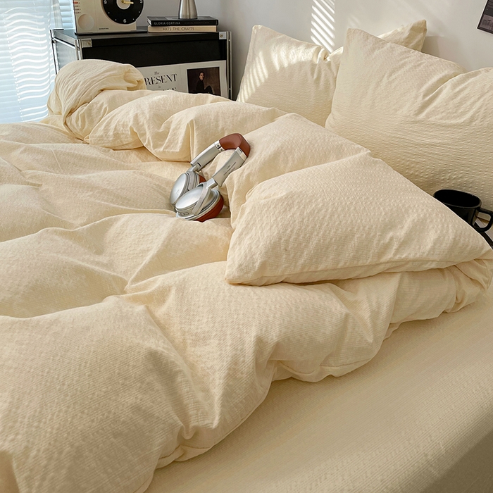 91家纺网 家纺一手货源 找家纺 卡迪熊家纺 2026新款软糯泡芙纱纯色四件套 泡芙-奶杏暖白