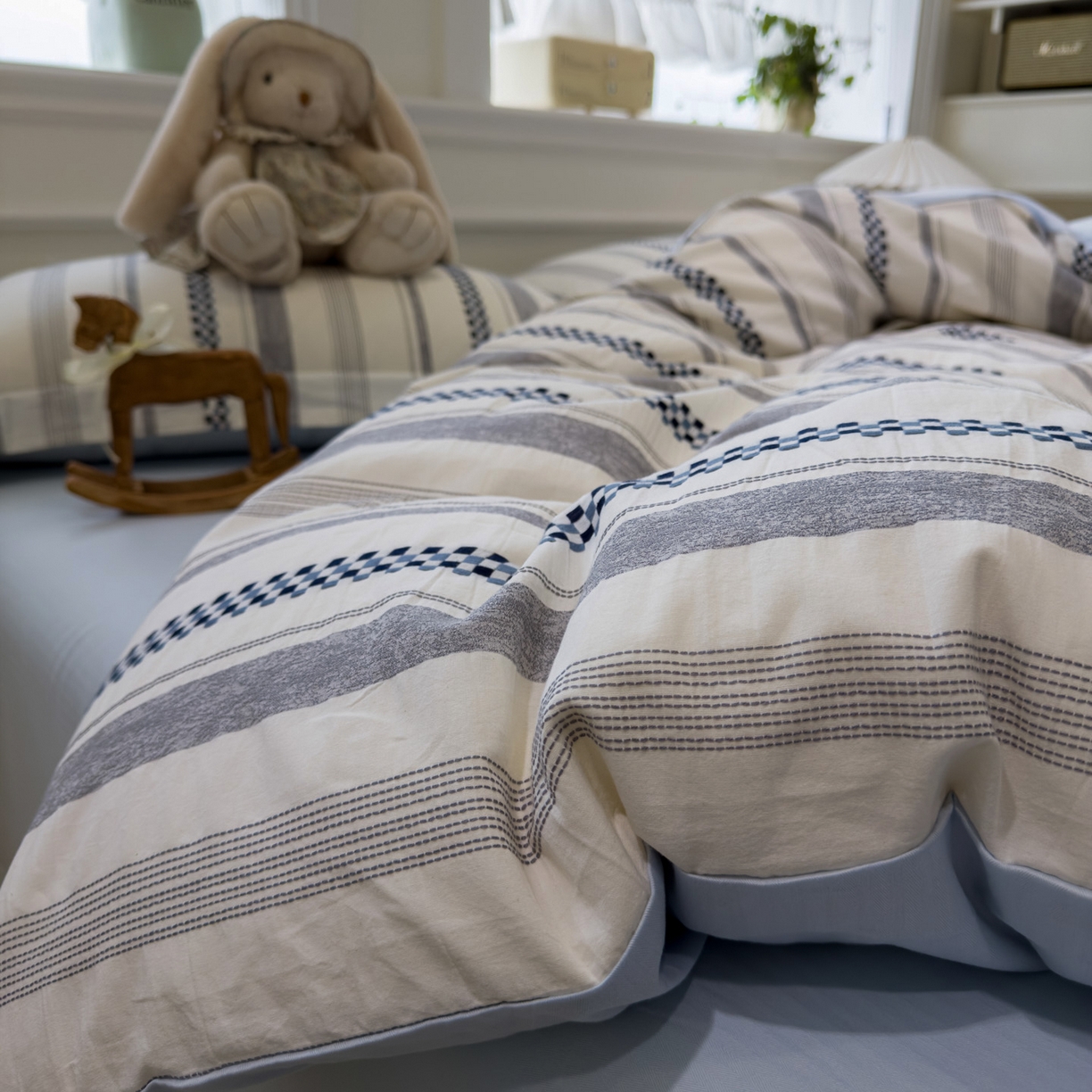 91家纺网 家纺一手货源 找家纺 眠博士 2026新款全棉纯棉水洗色织提花股线四件套 套件-未来 蓝