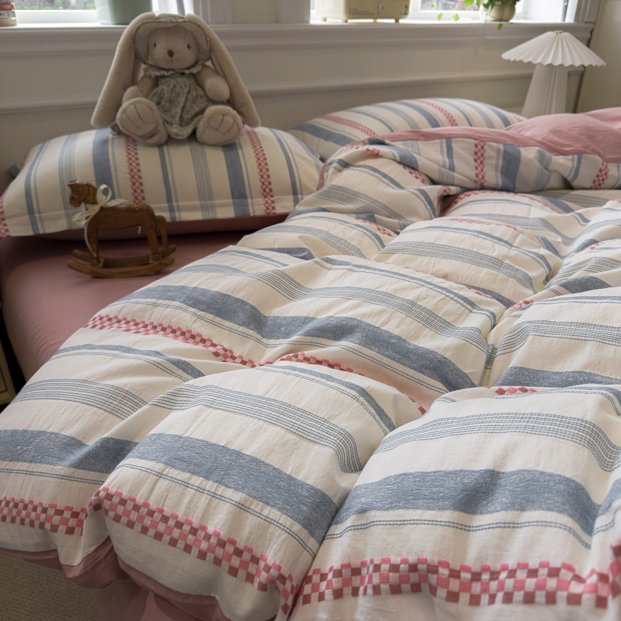 91家纺网 家纺一手货源 找家纺 眠博士 2026新款全棉纯棉水洗色织提花股线四件套 套件-未来 粉