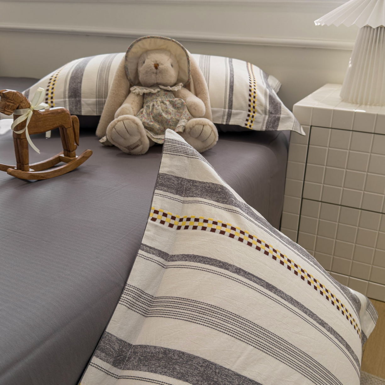 91家纺网 家纺一手货源 找家纺 眠博士 2026新款全棉纯棉水洗色织提花股线四件套 套件-未来 灰