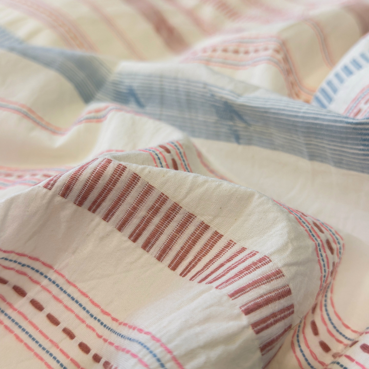 91家纺网 家纺一手货源 找家纺 眠博士 2026新款全棉纯棉水洗色织提花股线四件套 套件-素简 粉