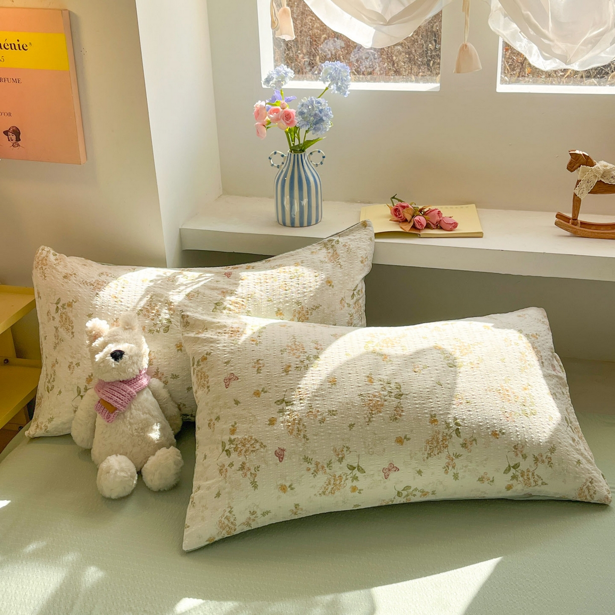 91家纺网 家纺一手货源 找家纺 卡迪熊家纺 2026新款软糯泡芙纱印花四件套 花间飞舞