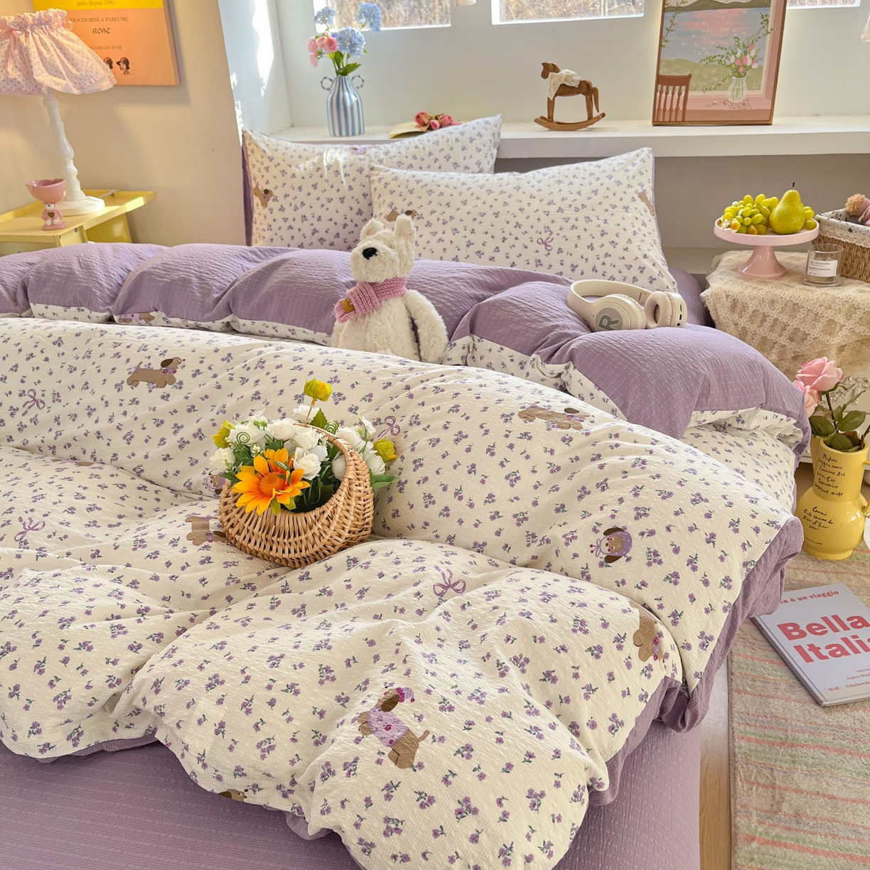 91家纺网 家纺一手货源 找家纺 卡迪熊家纺 2026新款软糯泡芙纱印花四件套 花间狗狗