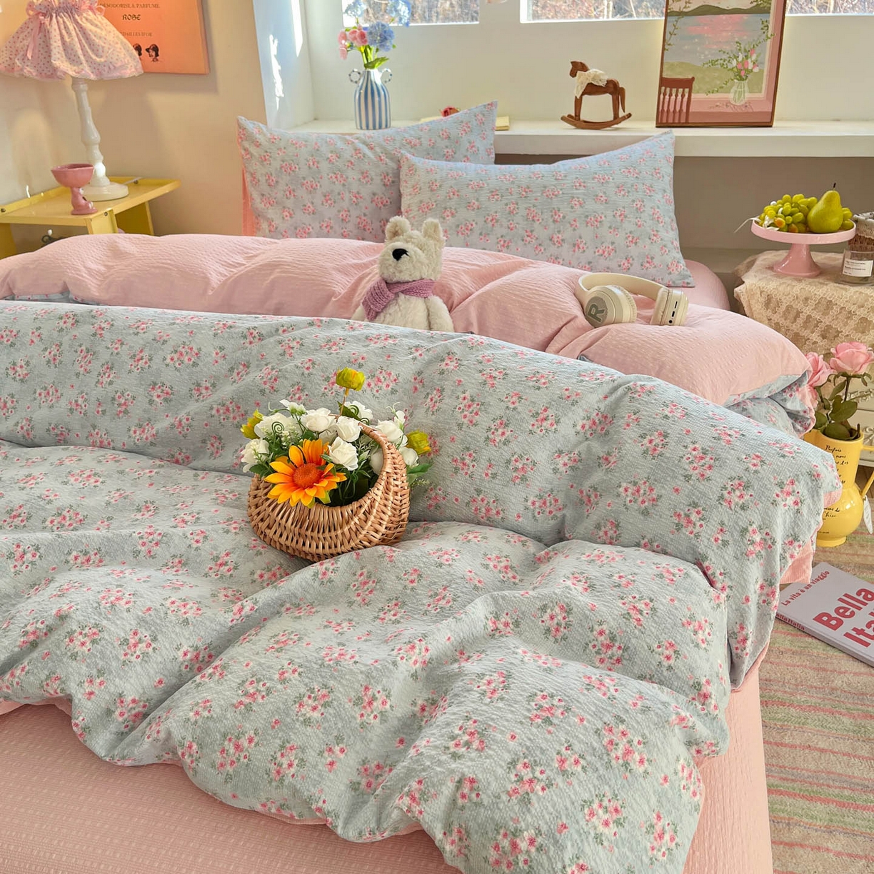 91家纺网 家纺一手货源 找家纺 卡迪熊家纺 2026新款软糯泡芙纱印花四件套 花园密语