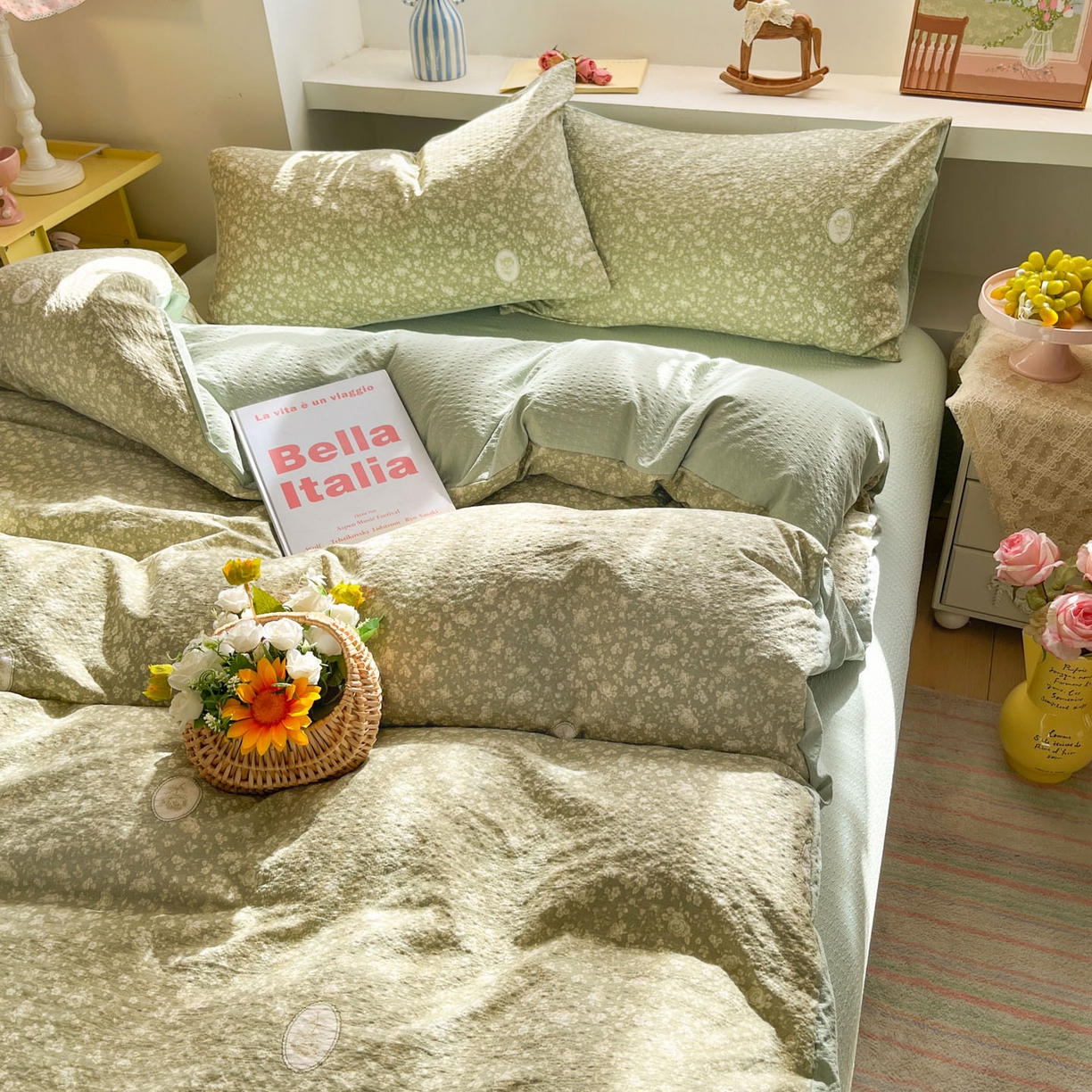 91家纺网 家纺一手货源 找家纺 卡迪熊家纺 2026新款软糯泡芙纱印花四件套 花之世界