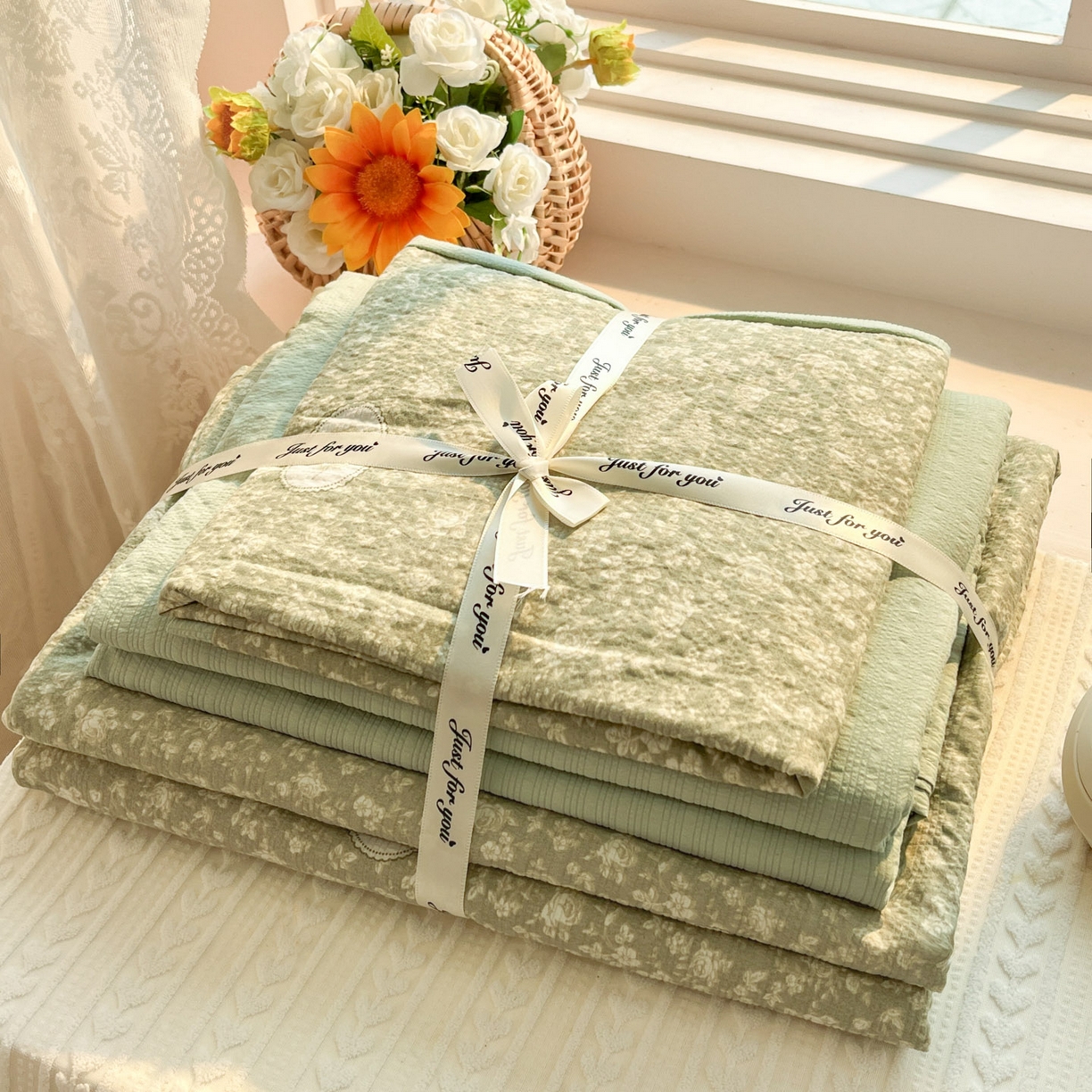 91家纺网 家纺一手货源 找家纺 卡迪熊家纺 2026新款软糯泡芙纱印花四件套 花之世界