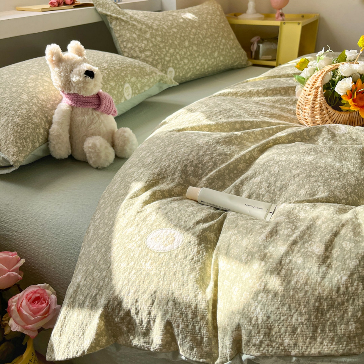 91家纺网 家纺一手货源 找家纺 卡迪熊家纺 2026新款软糯泡芙纱印花四件套 花之世界