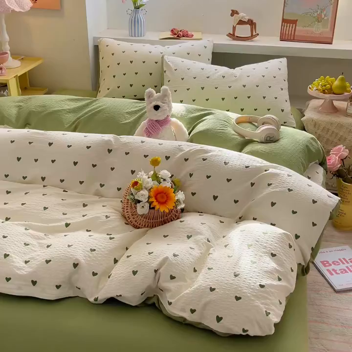 91家纺网 家纺一手货源 找家纺 卡迪熊家纺 2026新款软糯泡芙纱印花四件套 绿色爱心