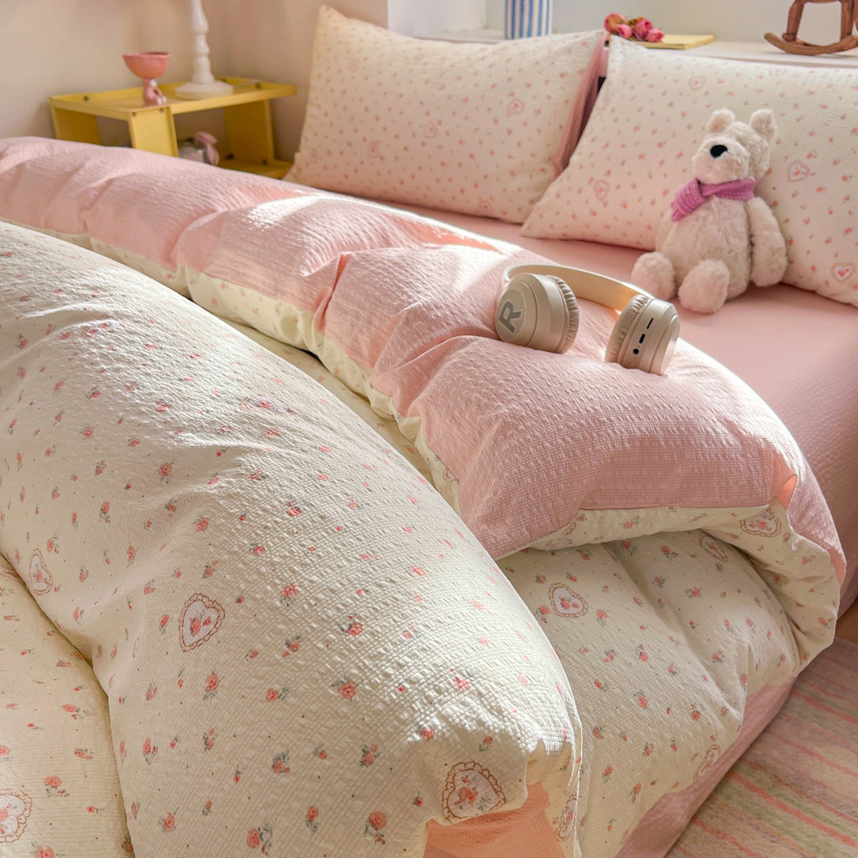 91家纺网 家纺一手货源 找家纺 卡迪熊家纺 2026新款软糯泡芙纱印花四件套 玫瑰物语