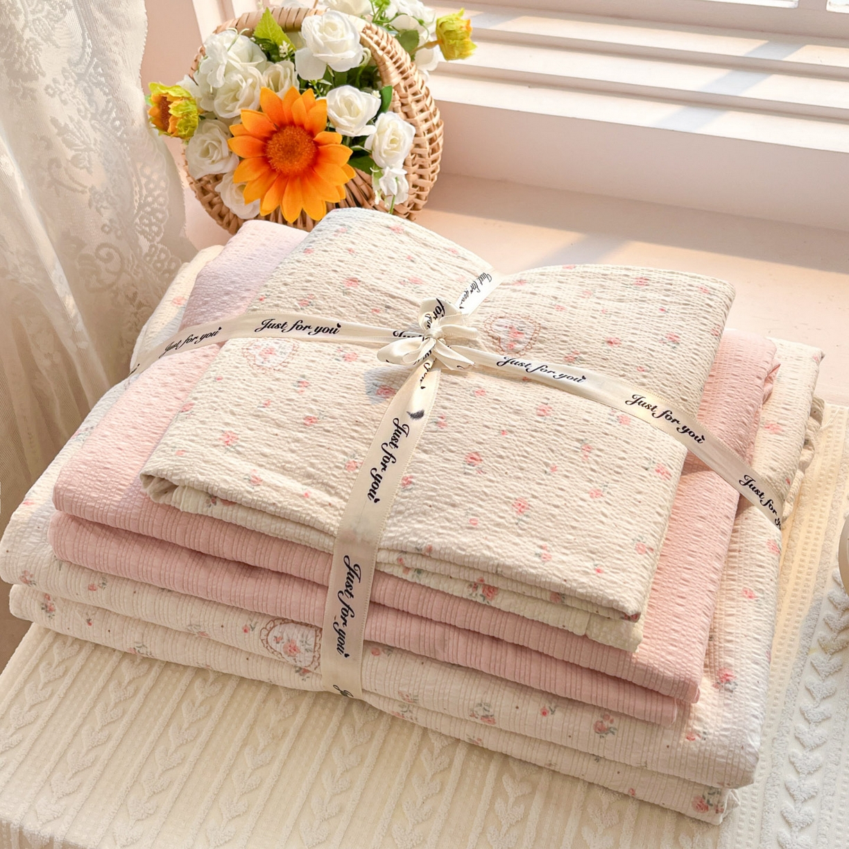 91家纺网 家纺一手货源 找家纺 卡迪熊家纺 2026新款软糯泡芙纱印花四件套 玫瑰物语