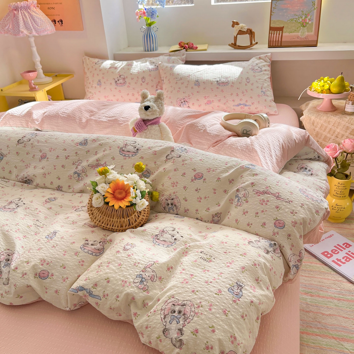 91家纺网 家纺一手货源 找家纺 卡迪熊家纺 2026新款软糯泡芙纱印花四件套 萌宠派对