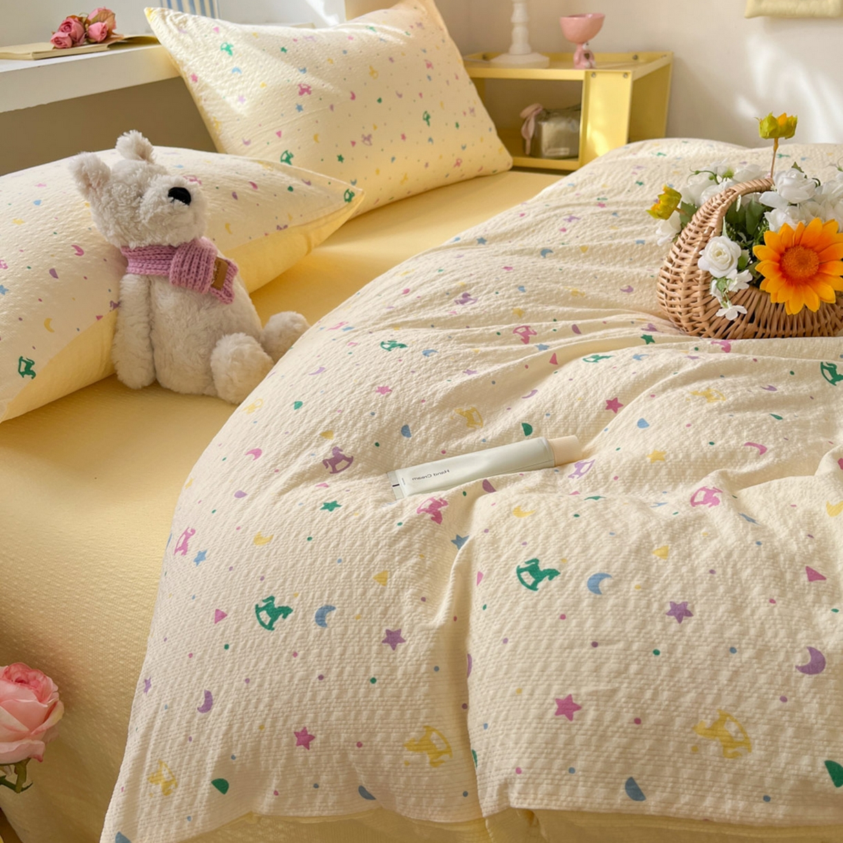 91家纺网 家纺一手货源 找家纺 卡迪熊家纺 2026新款软糯泡芙纱印花四件套 梦幻世界