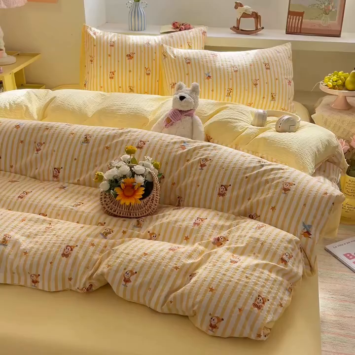 91家纺网 家纺一手货源 找家纺 卡迪熊家纺 2026新款软糯泡芙纱印花四件套 魔法精灵