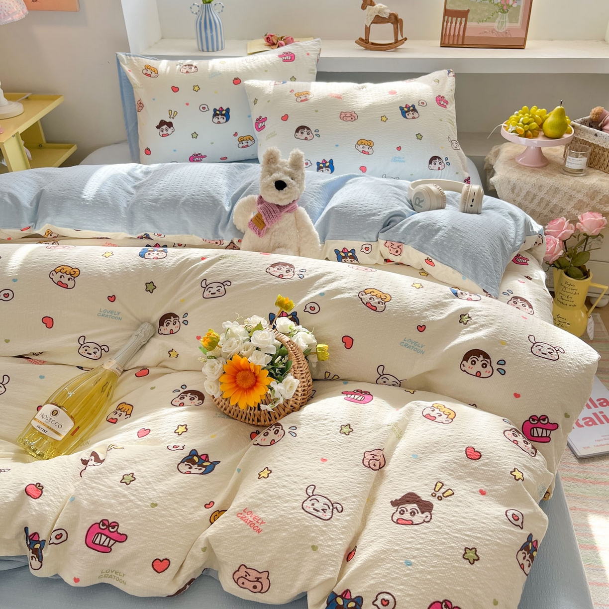 91家纺网 家纺一手货源 找家纺 卡迪熊家纺 2026新款软糯泡芙纱印花四件套 小新世界