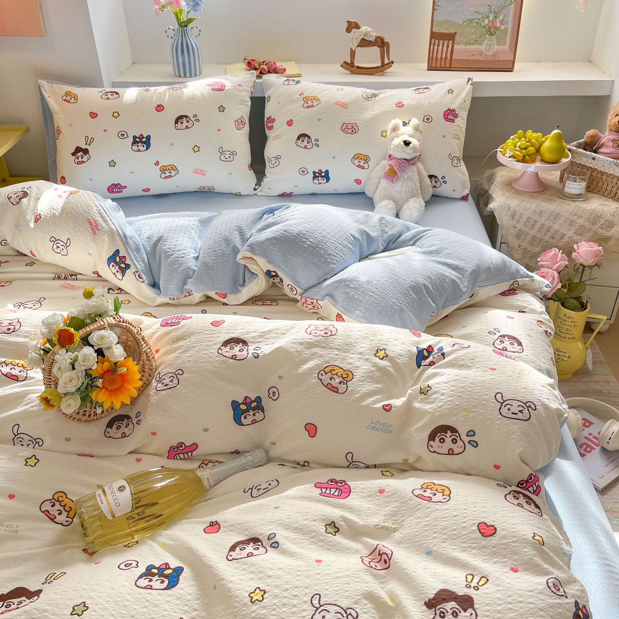 91家纺网 家纺一手货源 找家纺 卡迪熊家纺 2026新款软糯泡芙纱印花四件套 小新世界