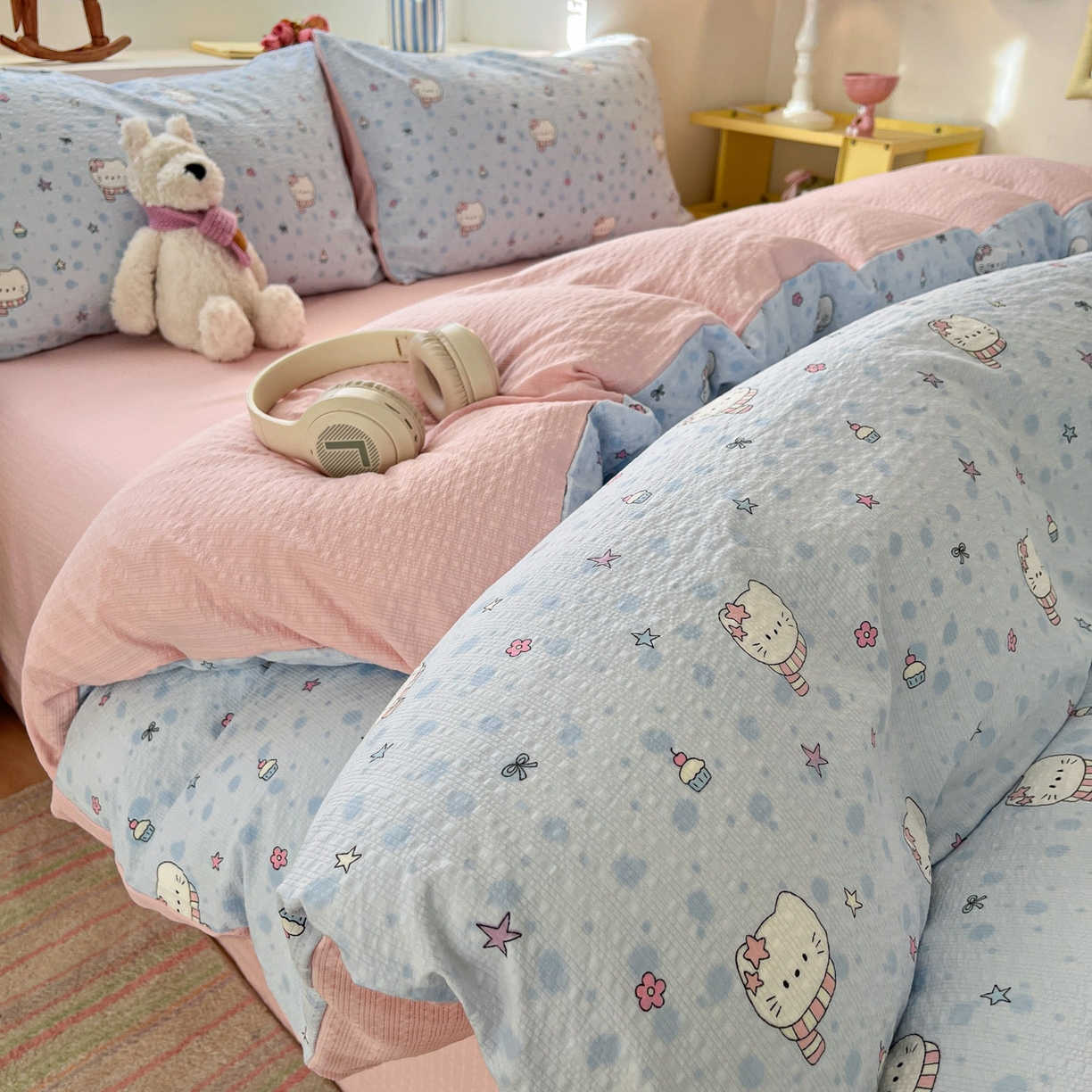 91家纺网 家纺一手货源 找家纺 卡迪熊家纺 2026新款软糯泡芙纱印花四件套 星星猫咪