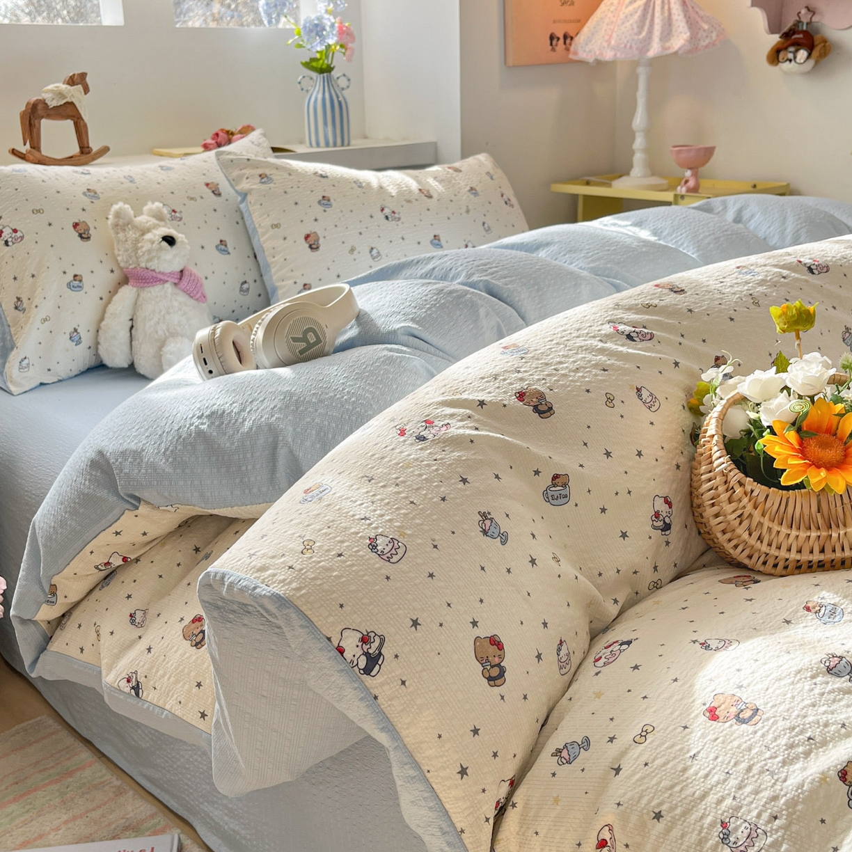 卡迪熊家纺 2026新款软糯泡芙纱印花四件套 KT猫聚会