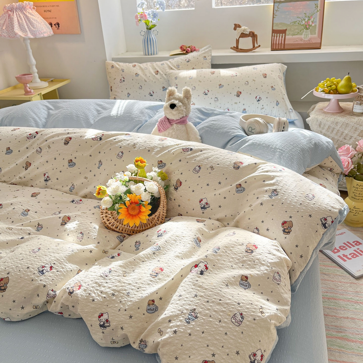 91家纺网 家纺一手货源 找家纺 卡迪熊家纺 2026新款软糯泡芙纱印花四件套 KT猫聚会