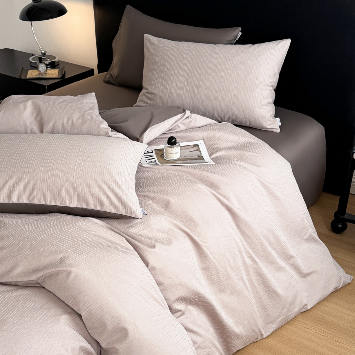 91家纺网 家纺一手货源 找家纺 简宜家居（朝初家纺） 2026新款60立体提花全棉四件套 可可肌理