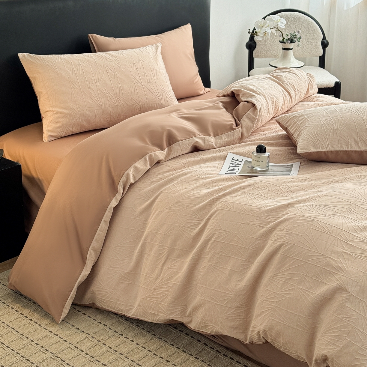 91家纺网 家纺一手货源 找家纺 简宜家居（朝初家纺） 2026新款60立体提花全棉四件套 鎏金棕韵