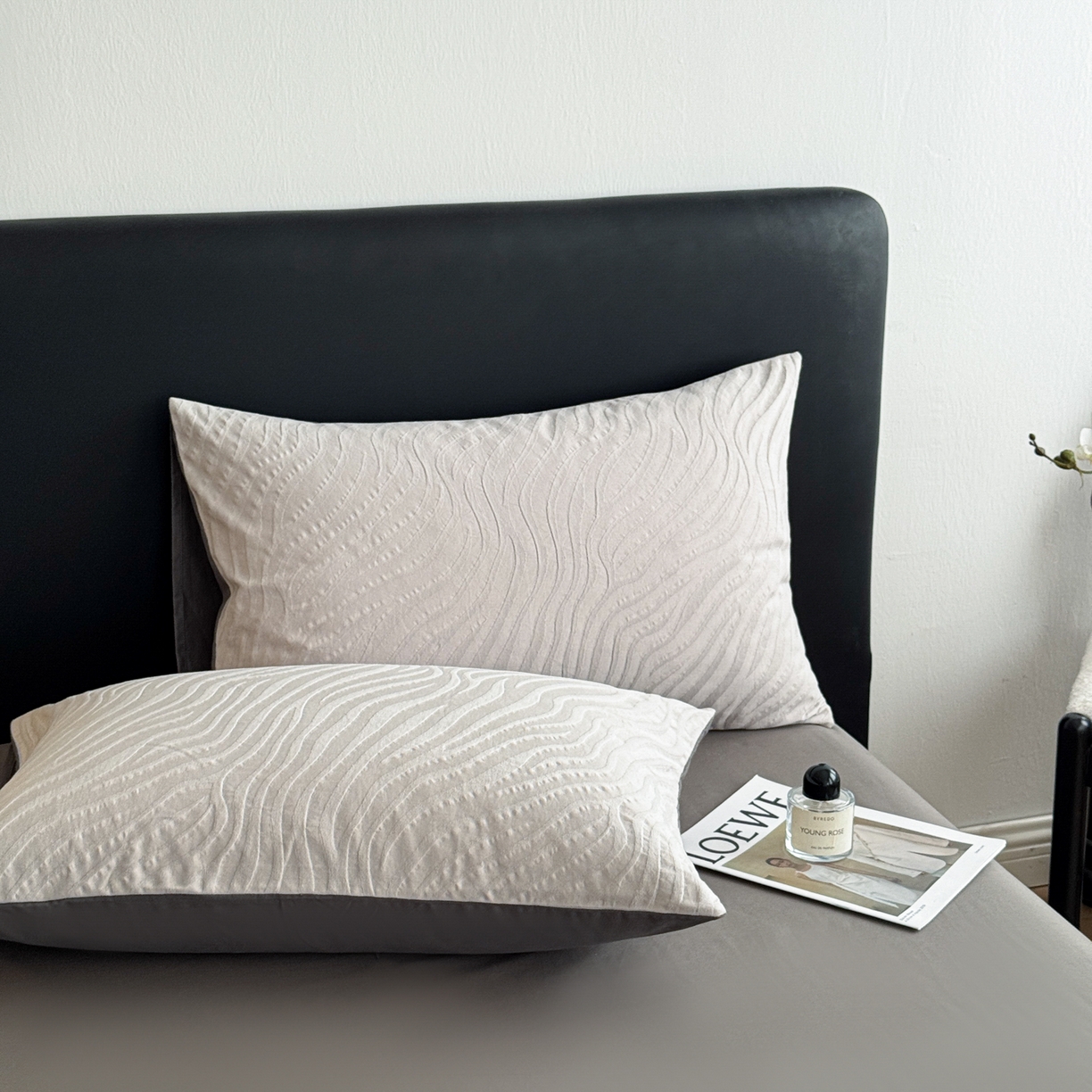 91家纺网 家纺一手货源 找家纺 简宜家居（朝初家纺） 2026新款60立体提花全棉四件套 烟墨波纹