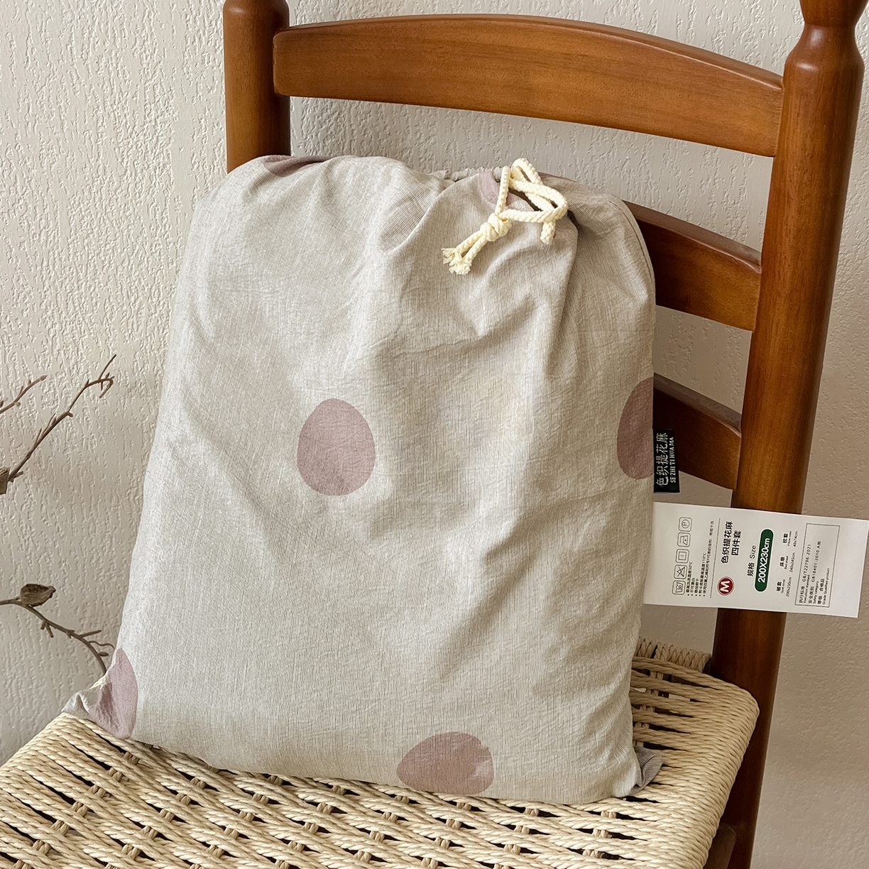 91家纺网 家纺一手货源 找家纺 一比一家纺 2026春季新款高克重加厚色织提花系列四件套 波点