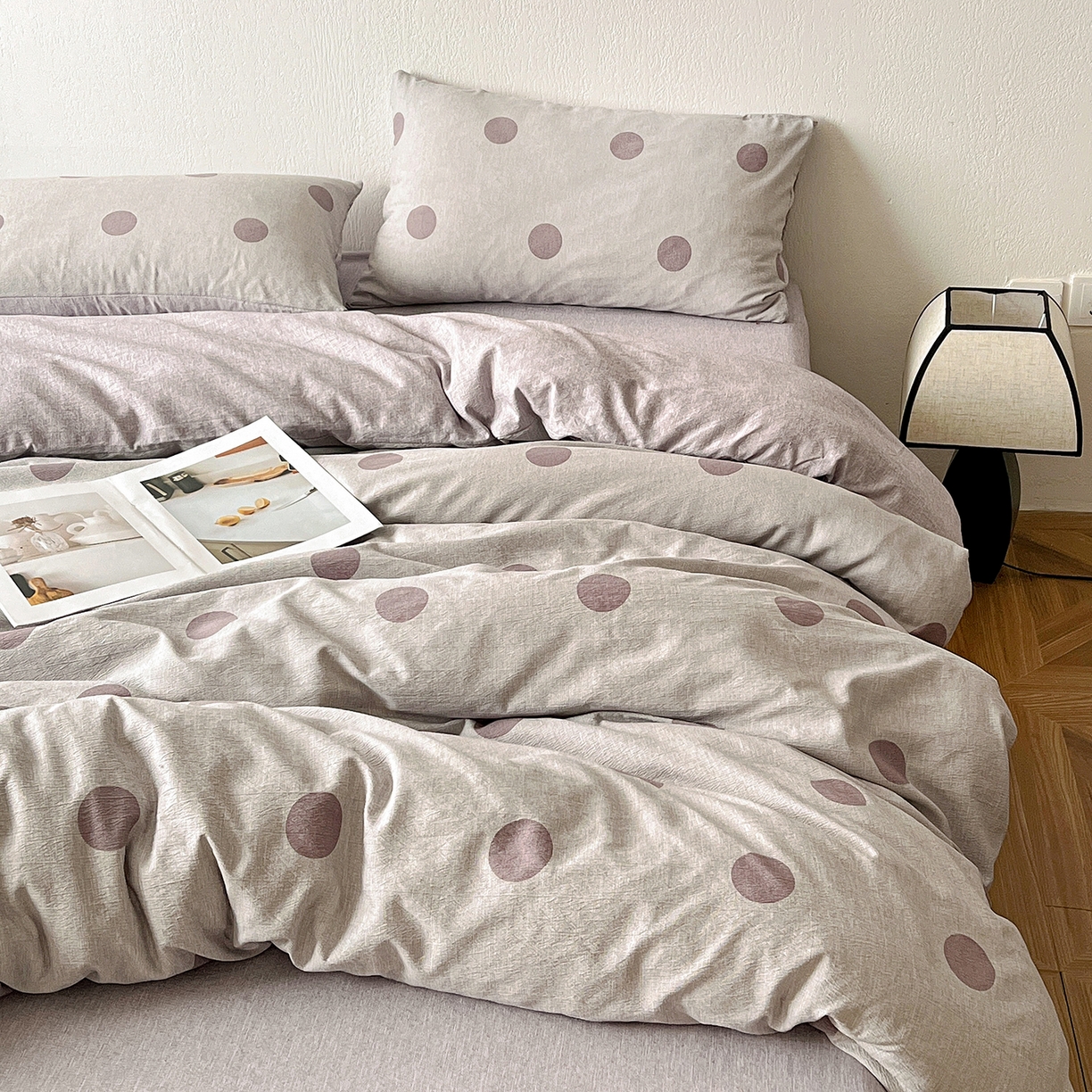 91家纺网 家纺一手货源 找家纺 一比一家纺 2026春季新款高克重加厚色织提花系列四件套 波点