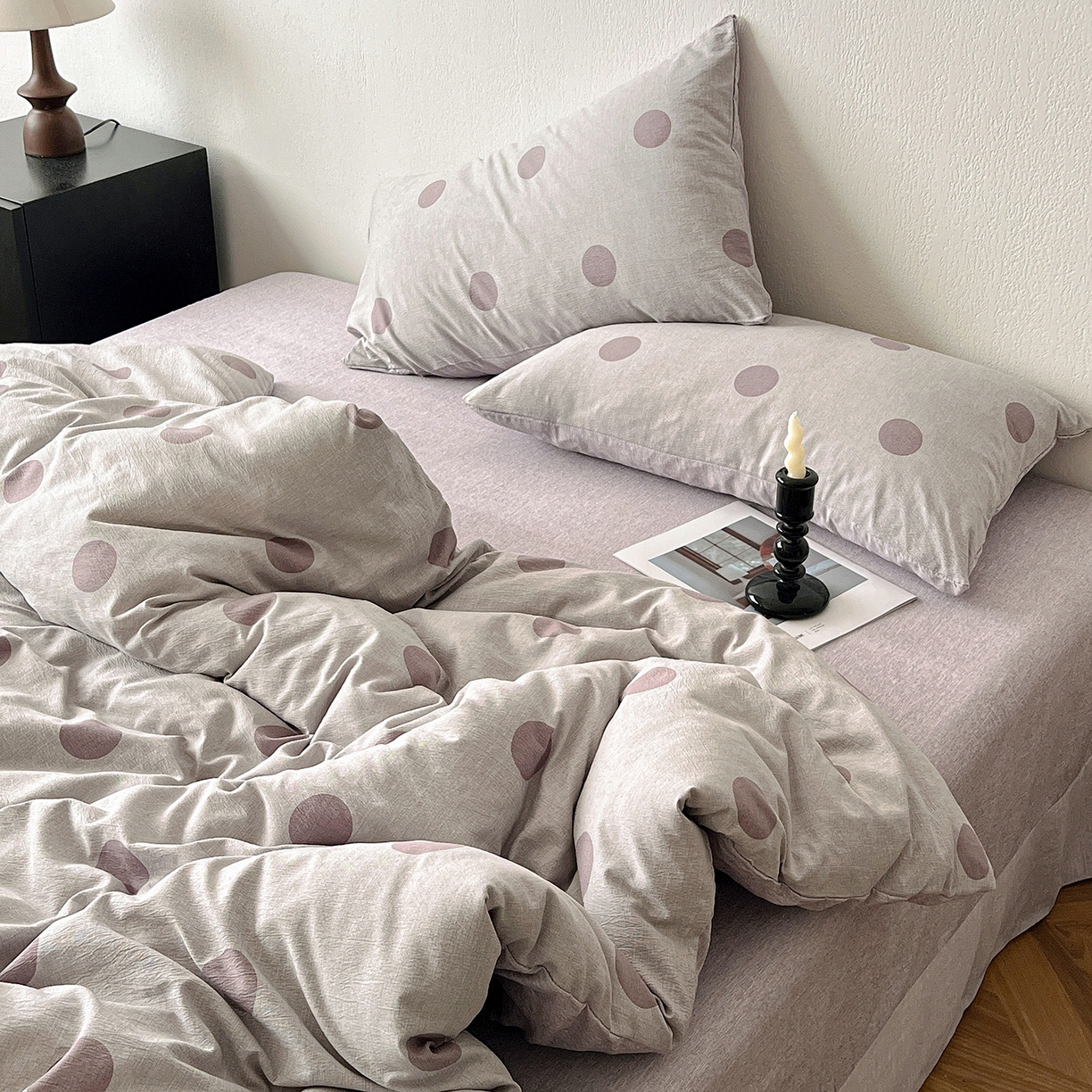 91家纺网 家纺一手货源 找家纺 一比一家纺 2026春季新款高克重加厚色织提花系列四件套 波点