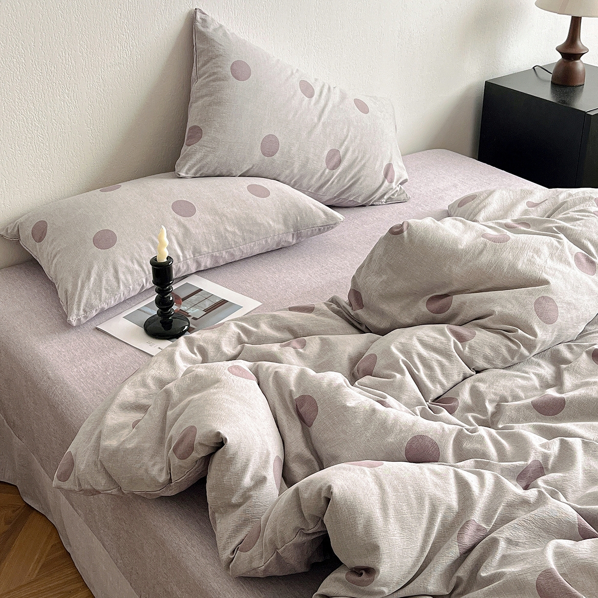 91家纺网 家纺一手货源 找家纺 一比一家纺 2026春季新款高克重加厚色织提花系列四件套 波点