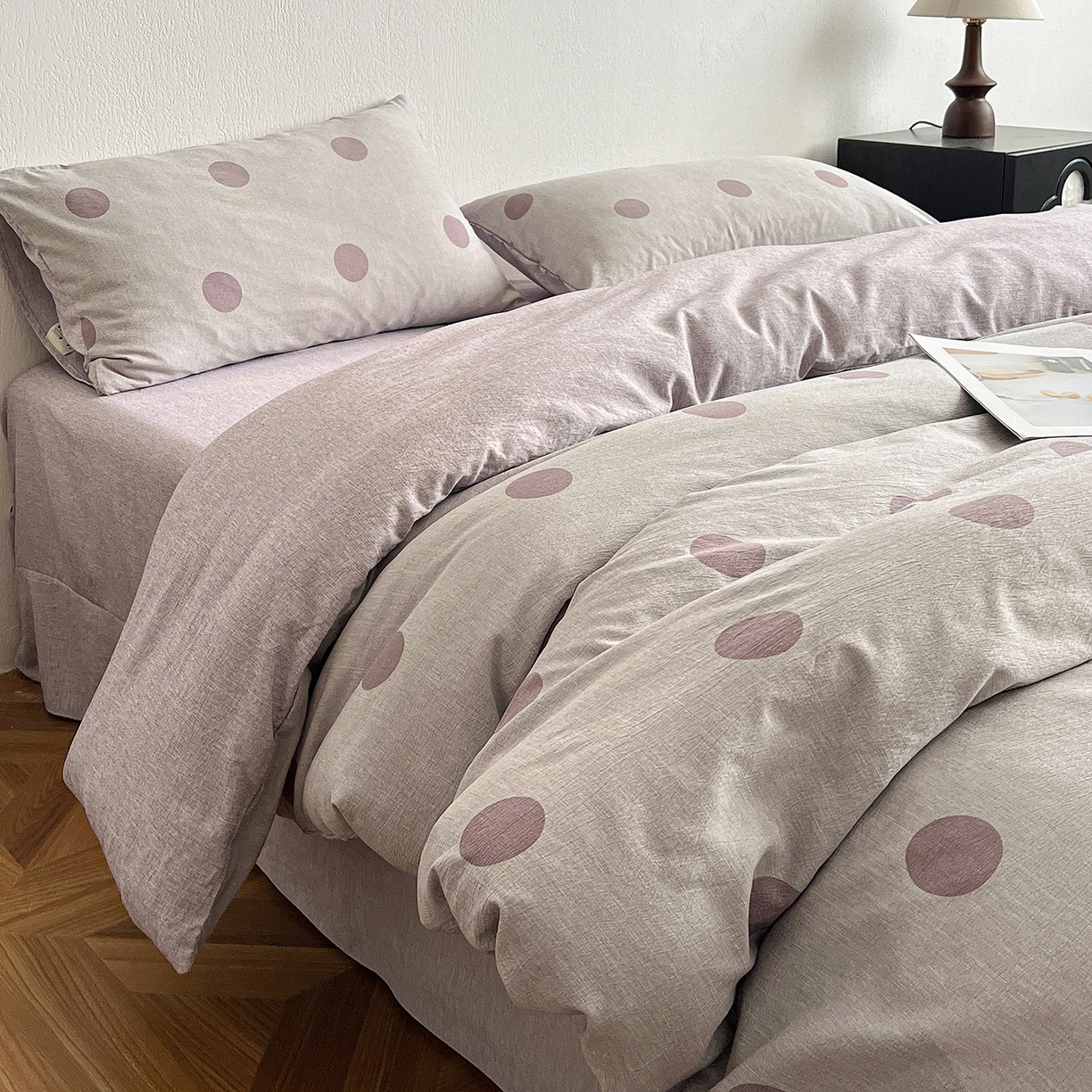 91家纺网 家纺一手货源 找家纺 一比一家纺 2026春季新款高克重加厚色织提花系列四件套 波点