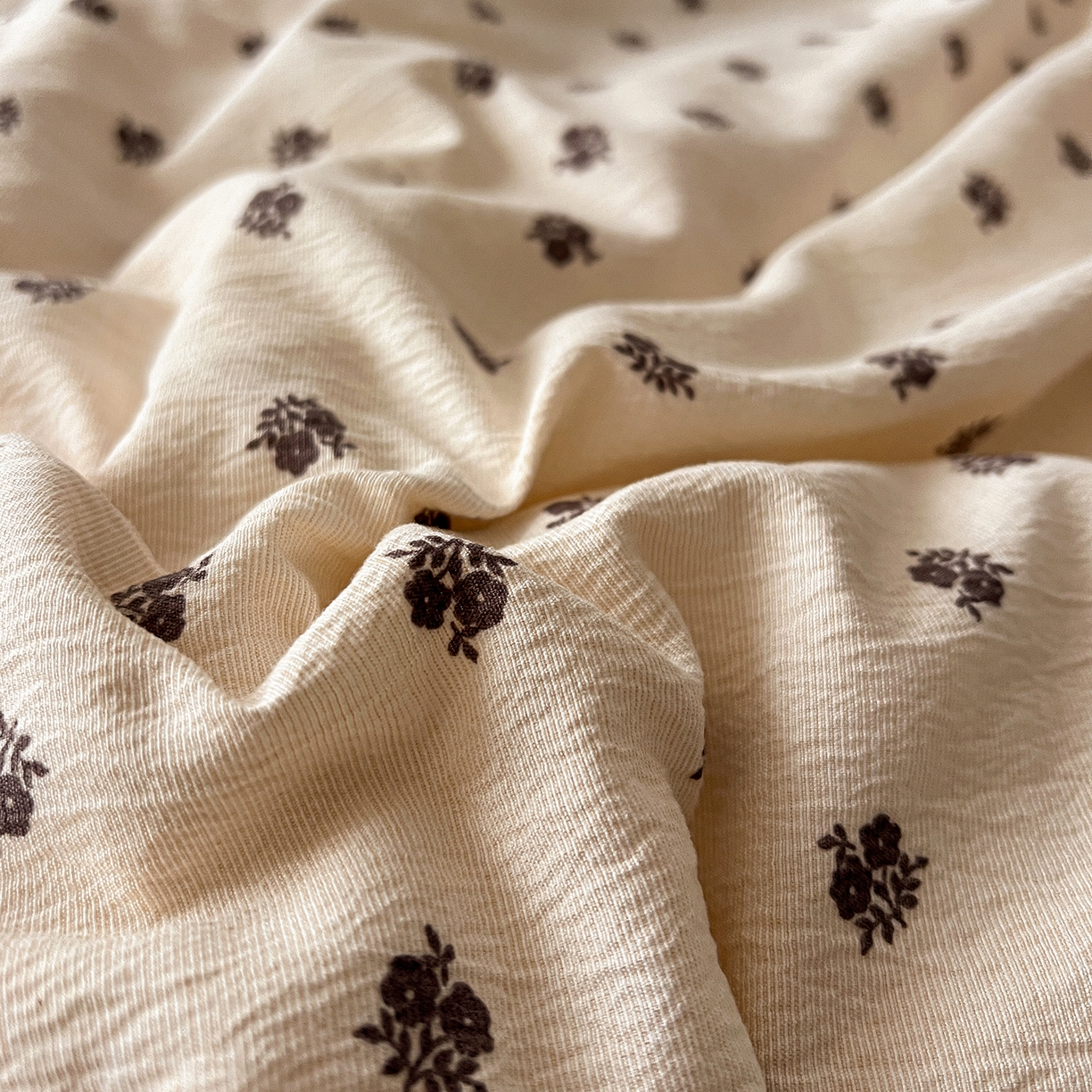 91家纺网 家纺一手货源 找家纺 一比一家纺 2026春季新款高克重加厚色织提花系列四件套 复古小花