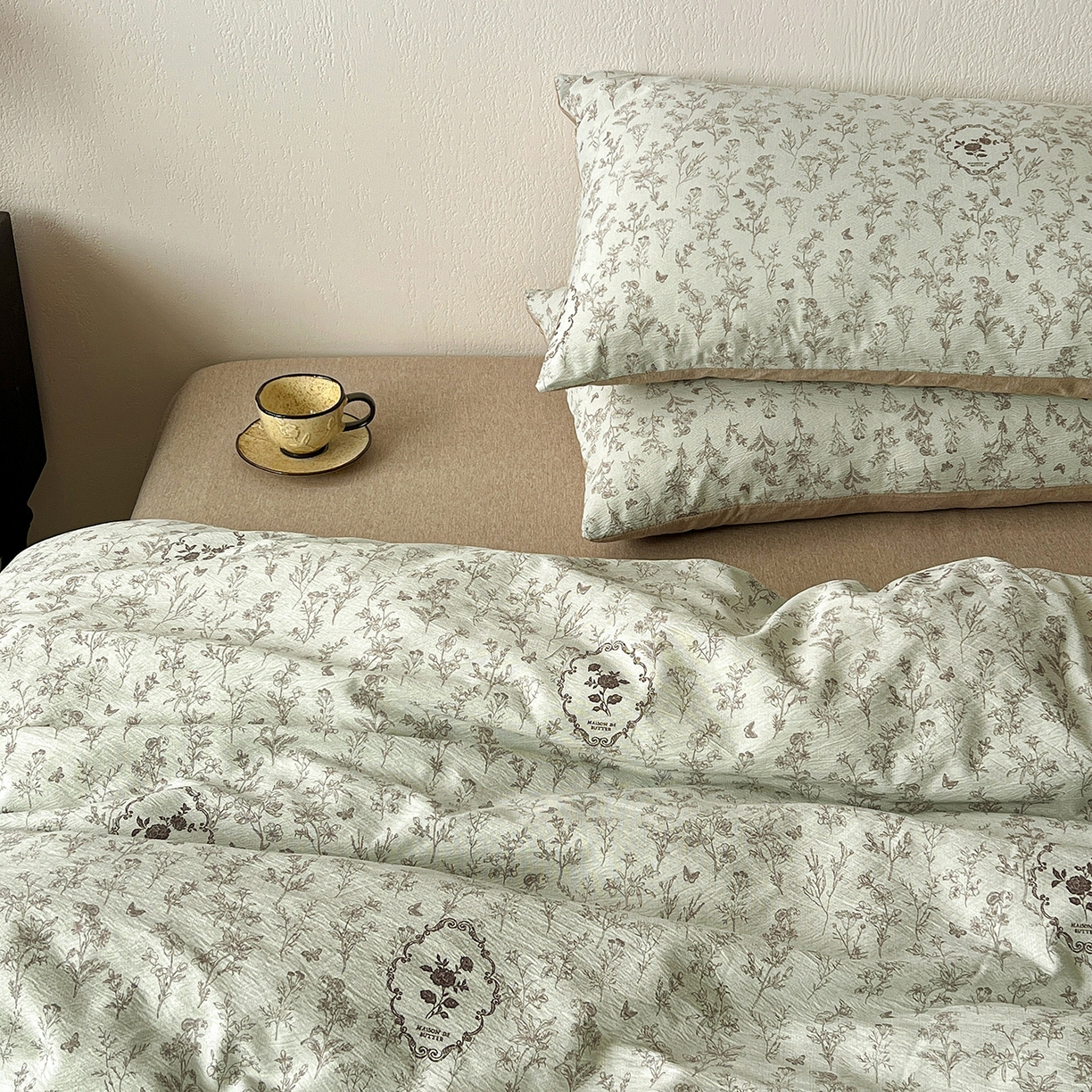 91家纺网 家纺一手货源 找家纺 一比一家纺 2026春季新款高克重加厚色织提花系列四件套 岚影