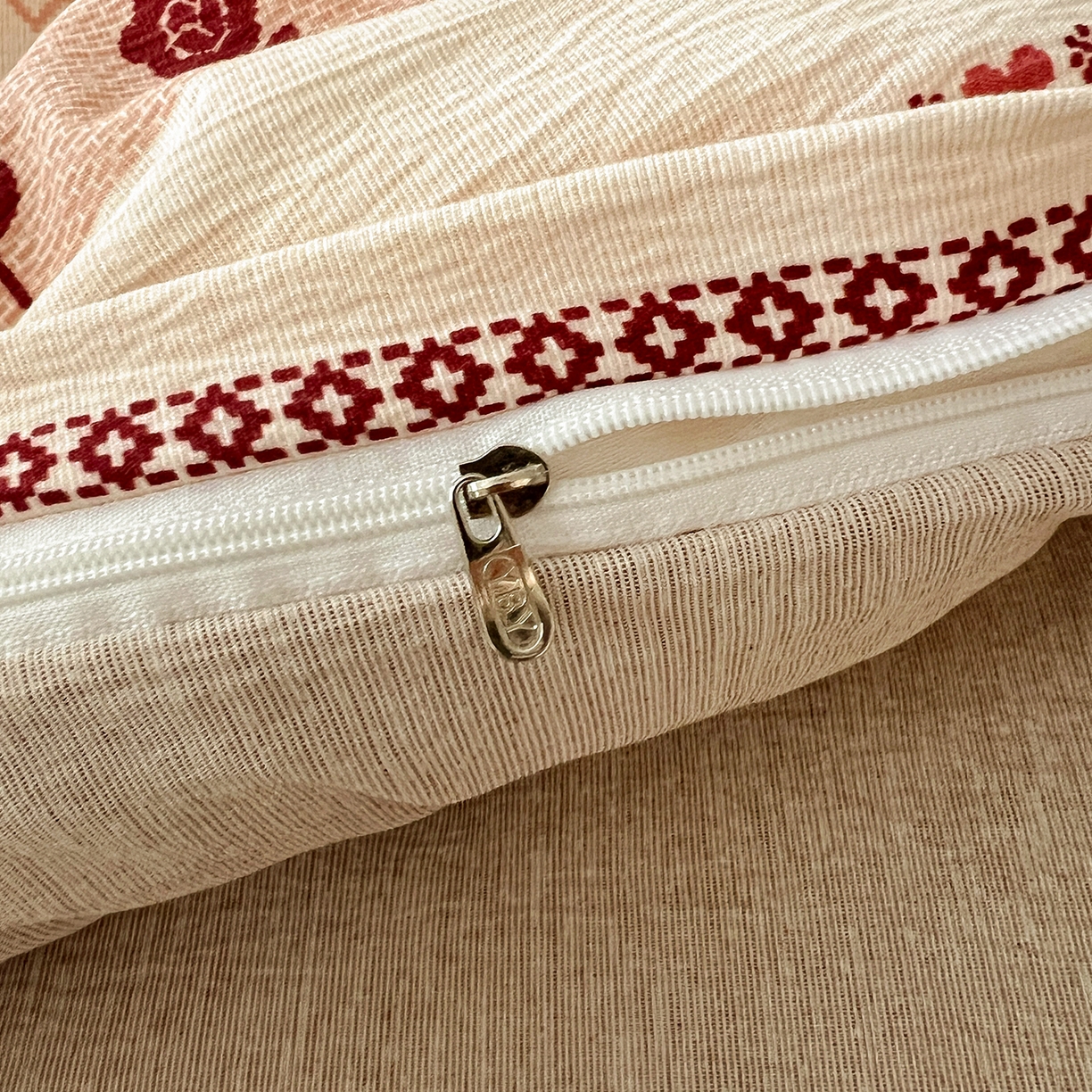 91家纺网 家纺一手货源 找家纺 一比一家纺 2026春季新款高克重加厚色织提花系列四件套 玛奇朵