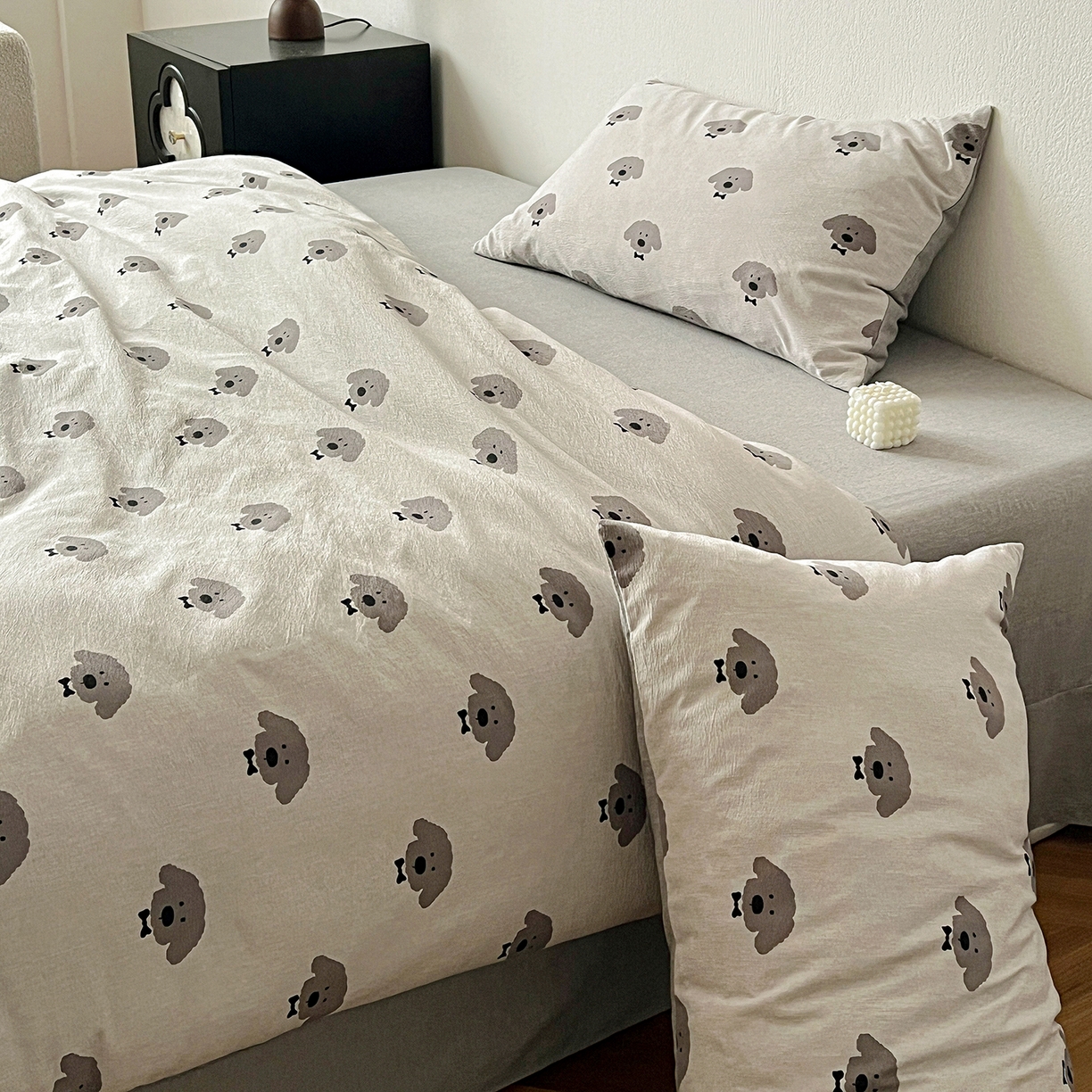 91家纺网 家纺一手货源 找家纺 一比一家纺 2026春季新款高克重加厚色织提花系列四件套 萌萌狗