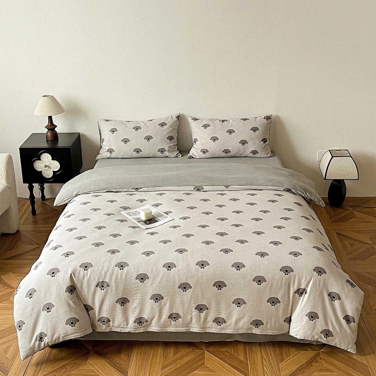 91家纺网 家纺一手货源 找家纺 一比一家纺 2026春季新款高克重加厚色织提花系列四件套 萌萌狗